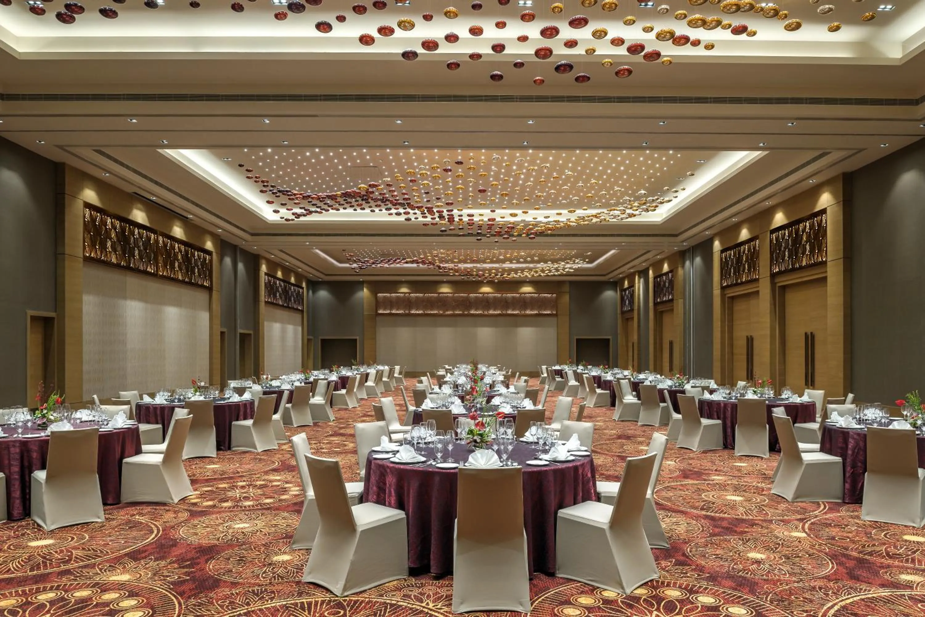 Banquet/Function facilities in Feathers- A Radha Hotel, Chennai