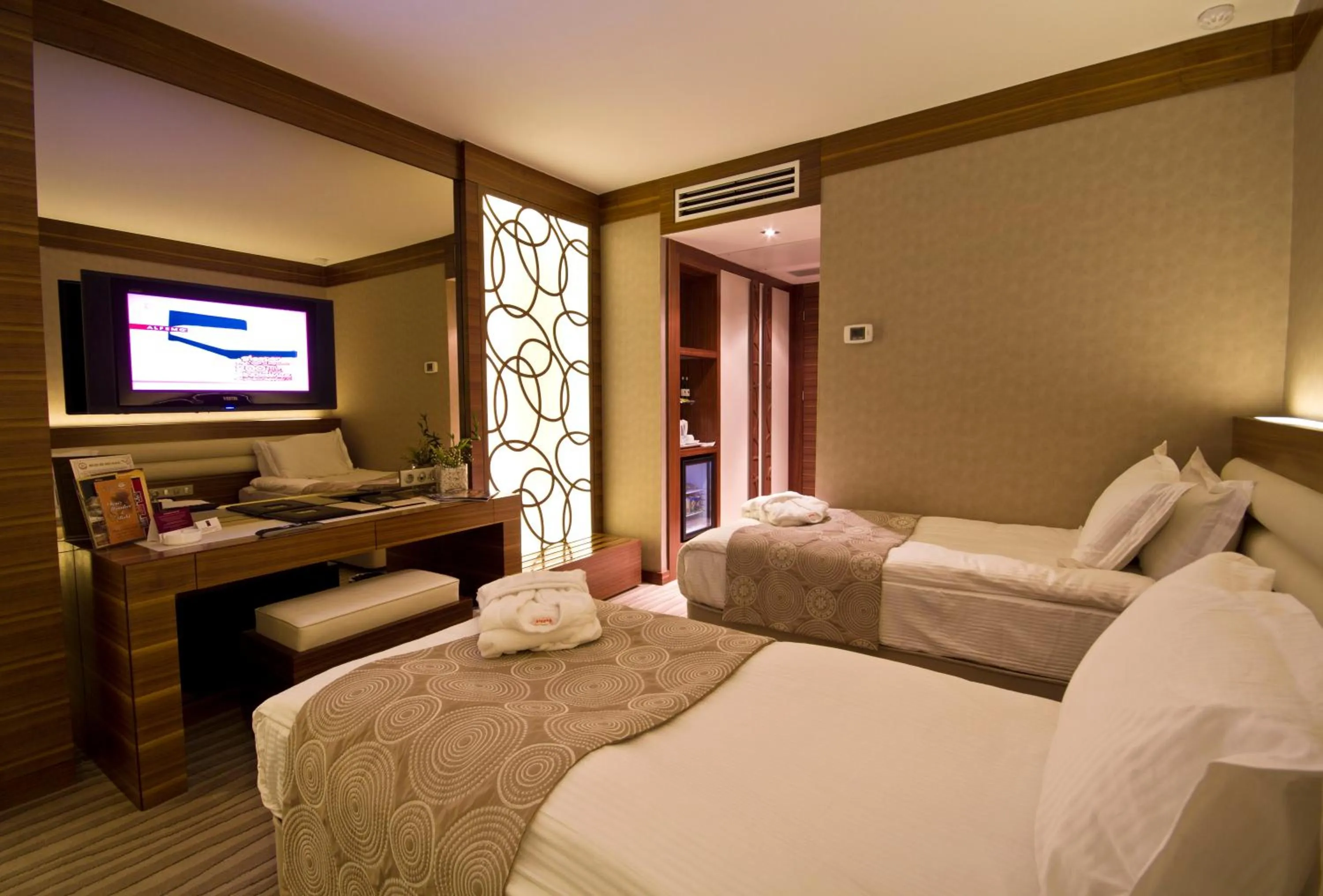 Photo of the whole room, Bed in Grand Hotel Gaziantep