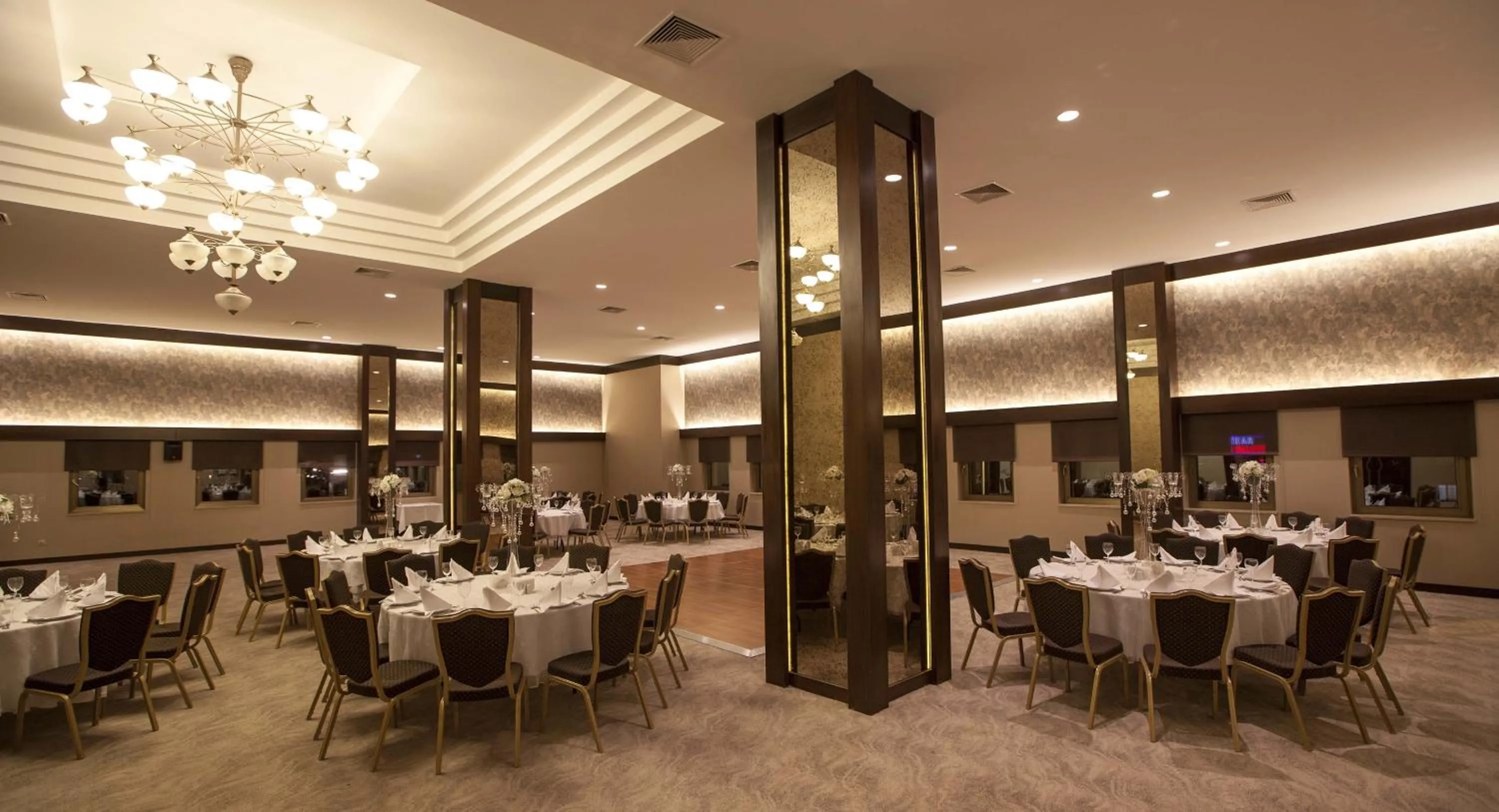 Restaurant/places to eat in Grand Hotel Gaziantep