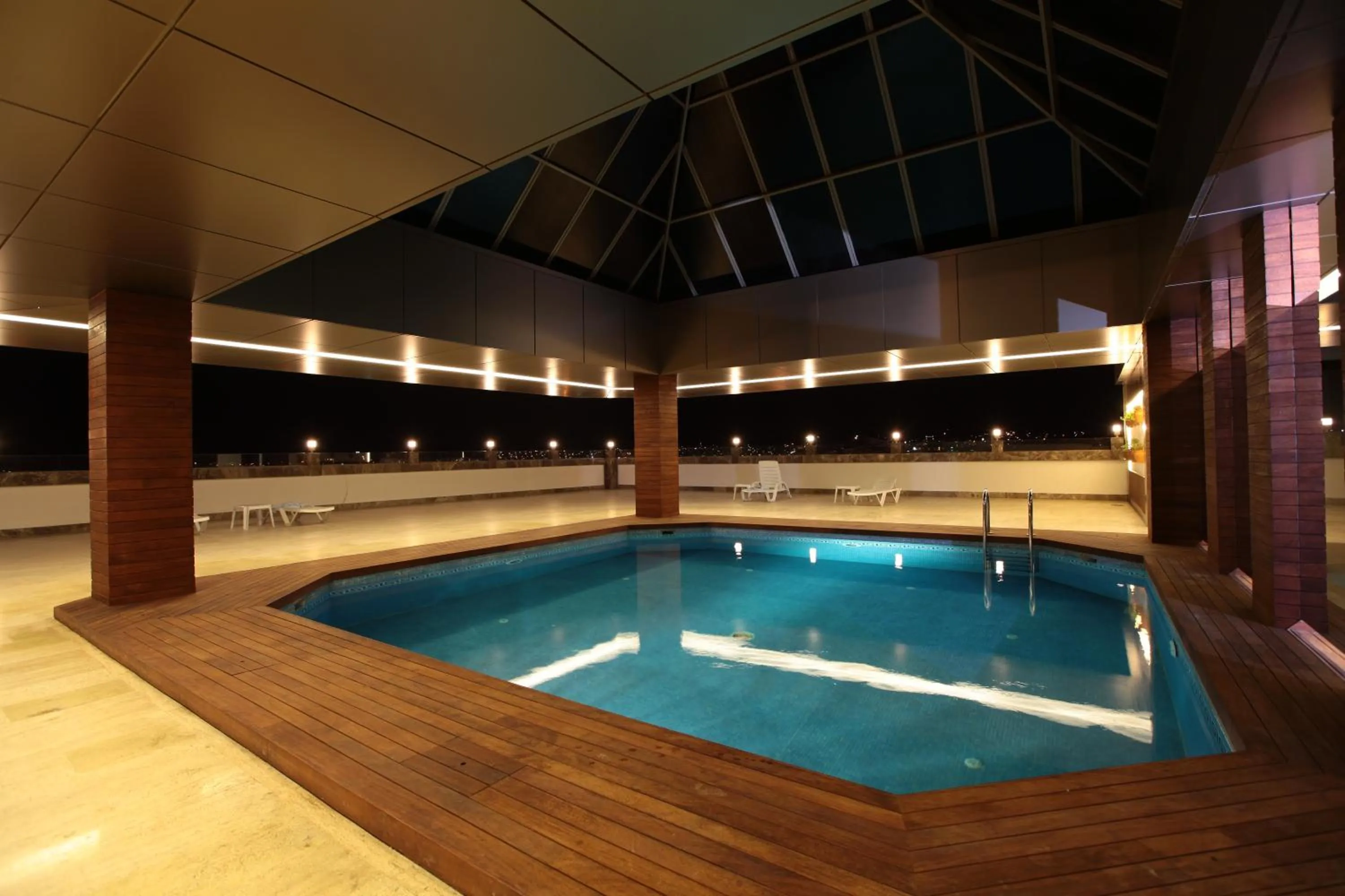 Swimming pool in Grand Hotel Gaziantep