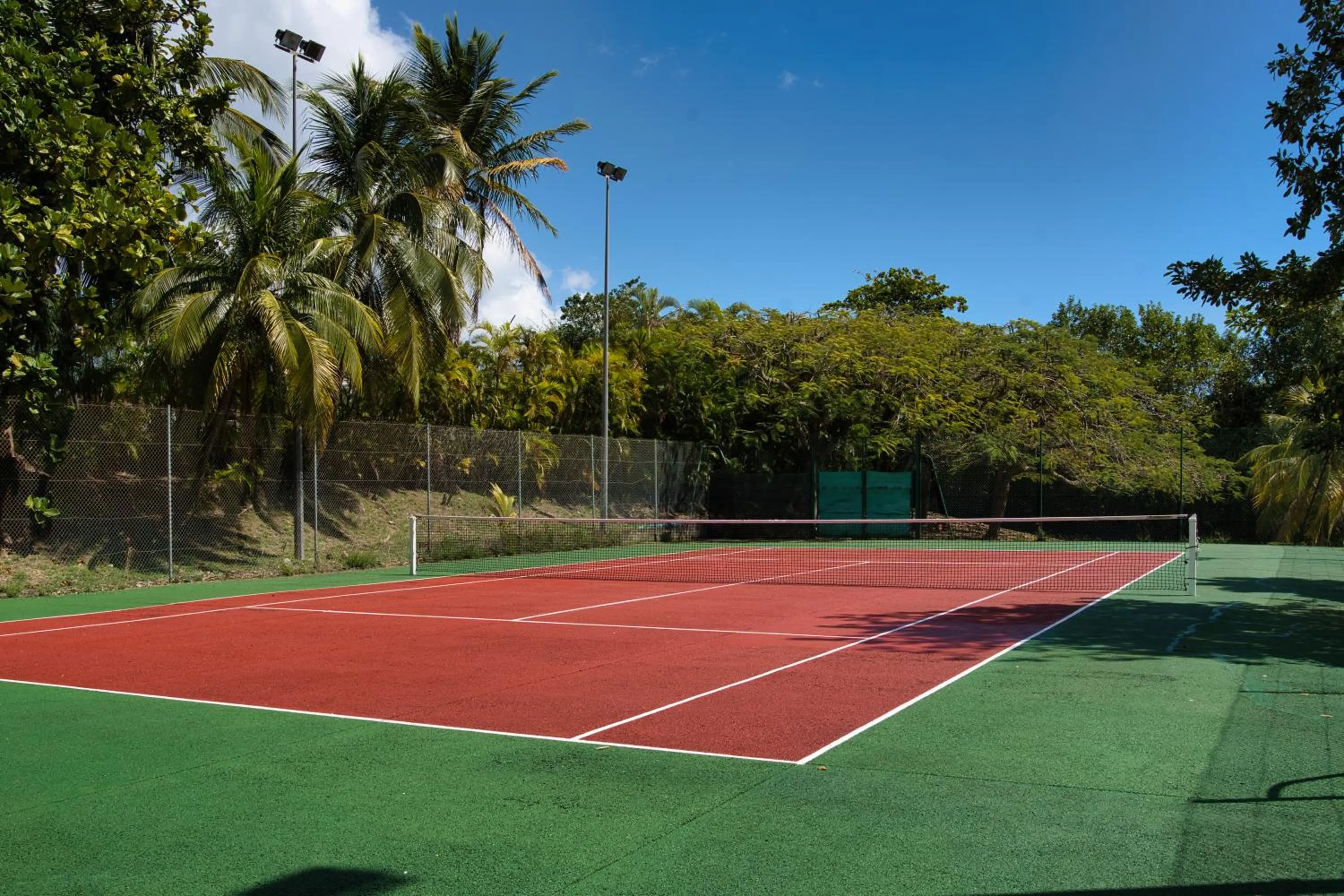 Tennis court in Hotel Auberge de la Vieille Tour