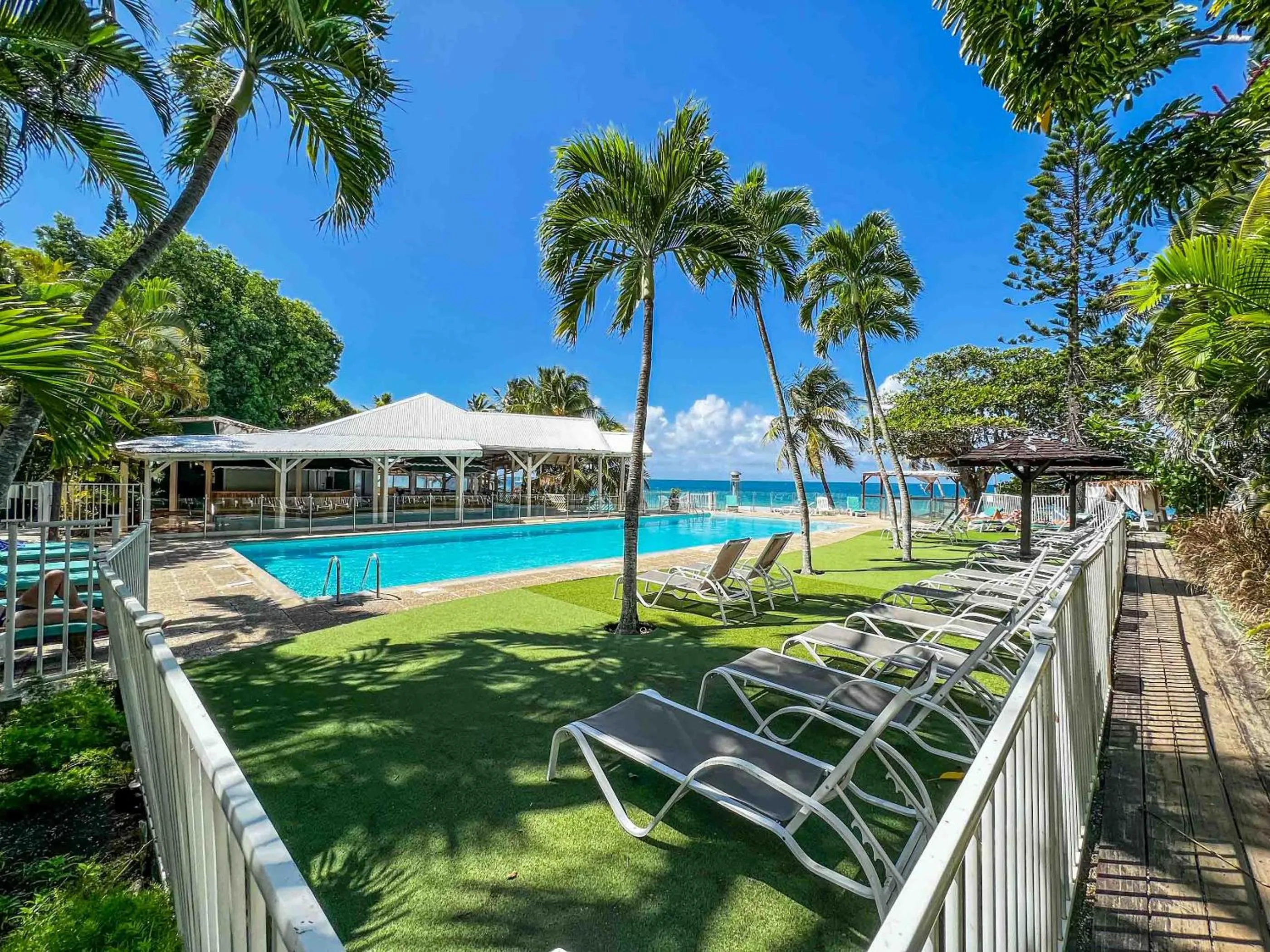Swimming pool in Hotel Auberge de la Vieille Tour