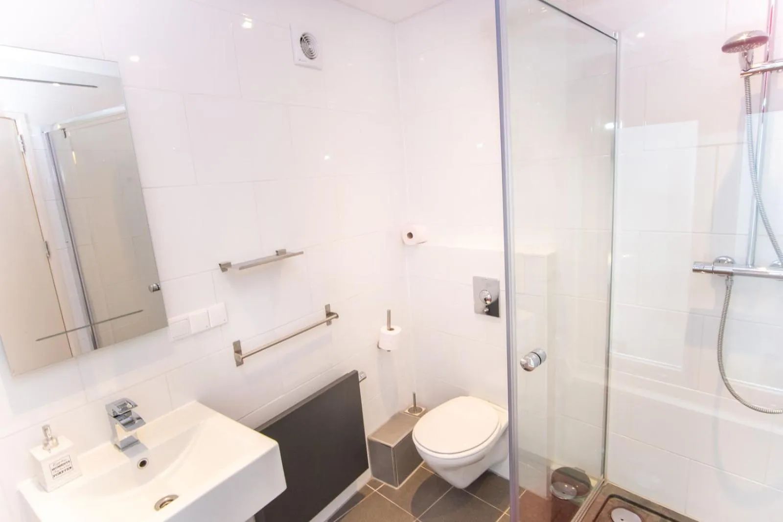 Toilet in Mercedes Bed&Breakfast Amsterdam