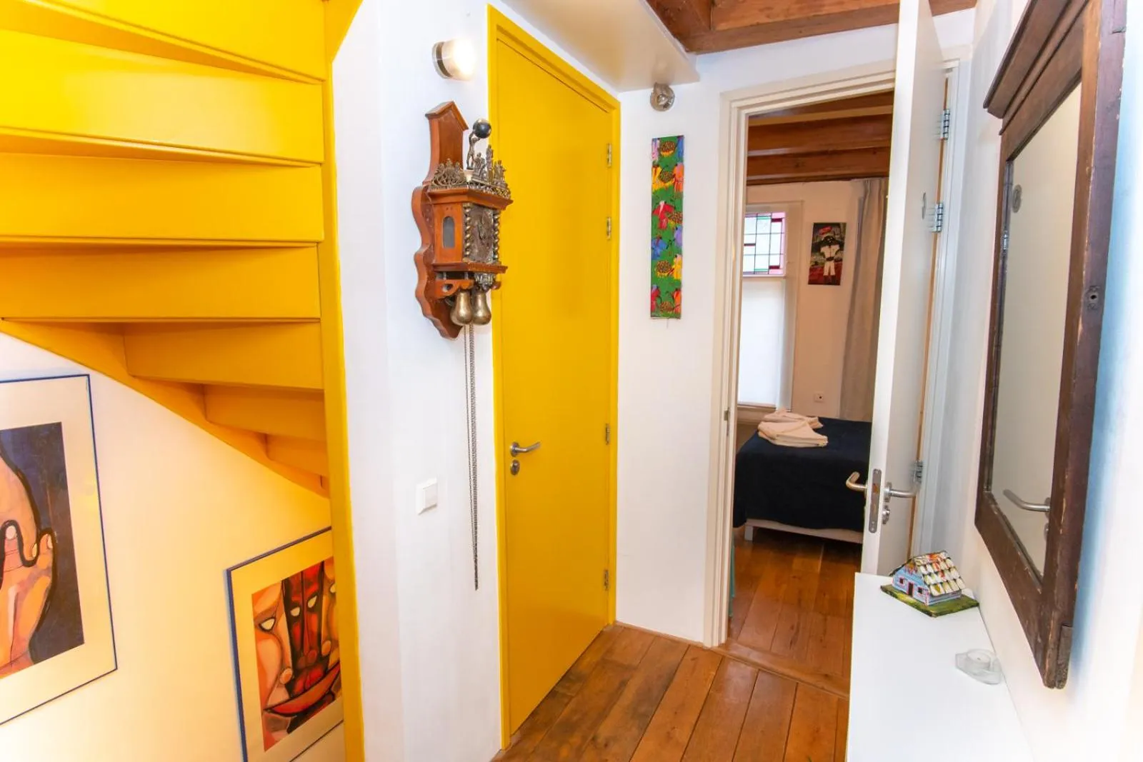 On-site shops in Mercedes Bed&Breakfast Amsterdam