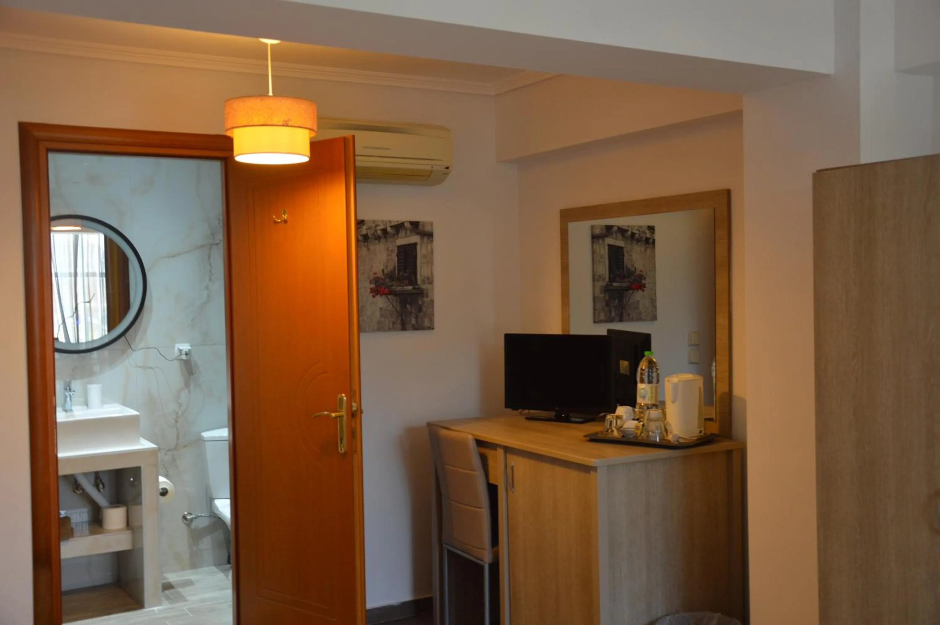 TV and multimedia in Aqua Mare Sea Side Rooms