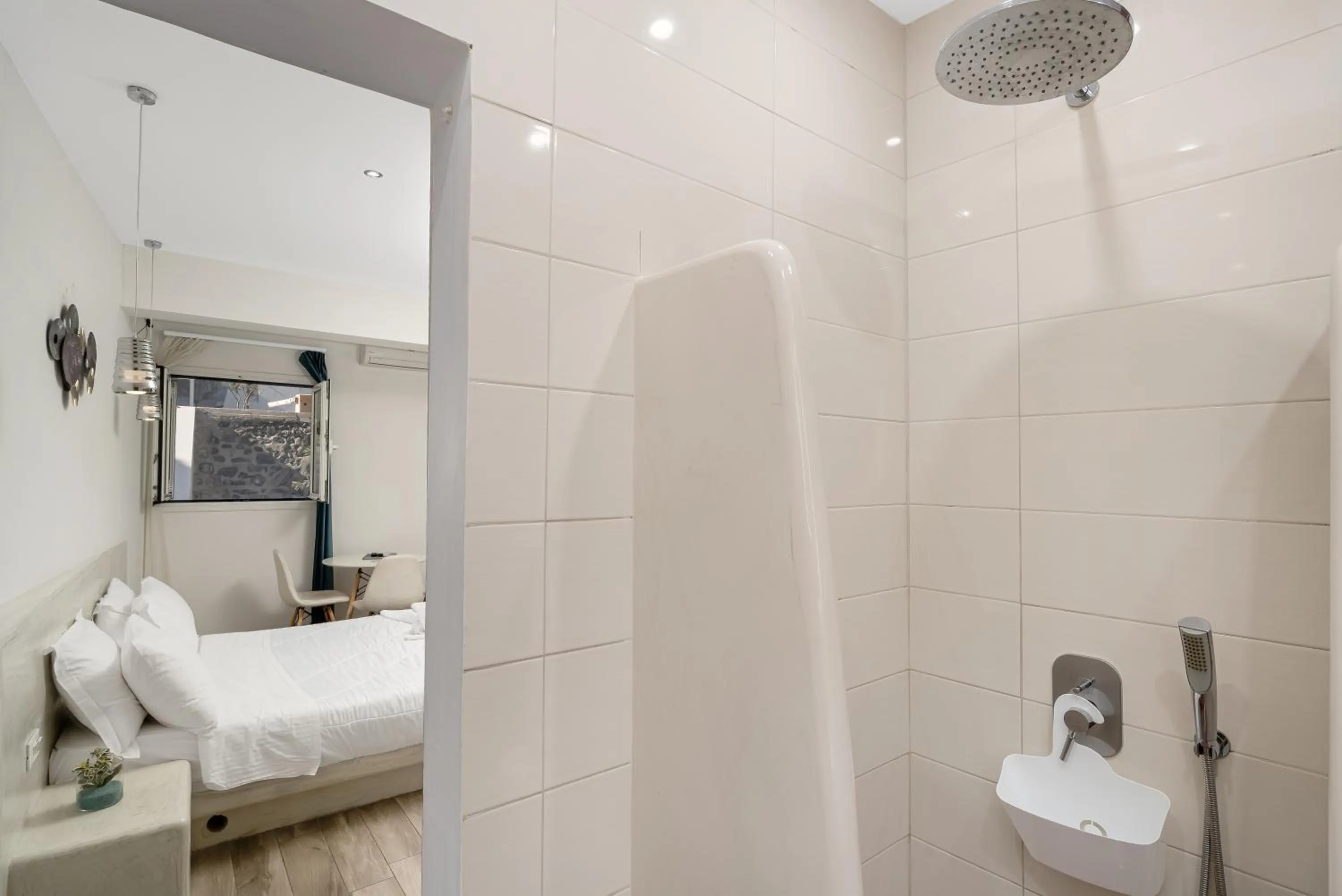 Bathroom in Oasis Hotel