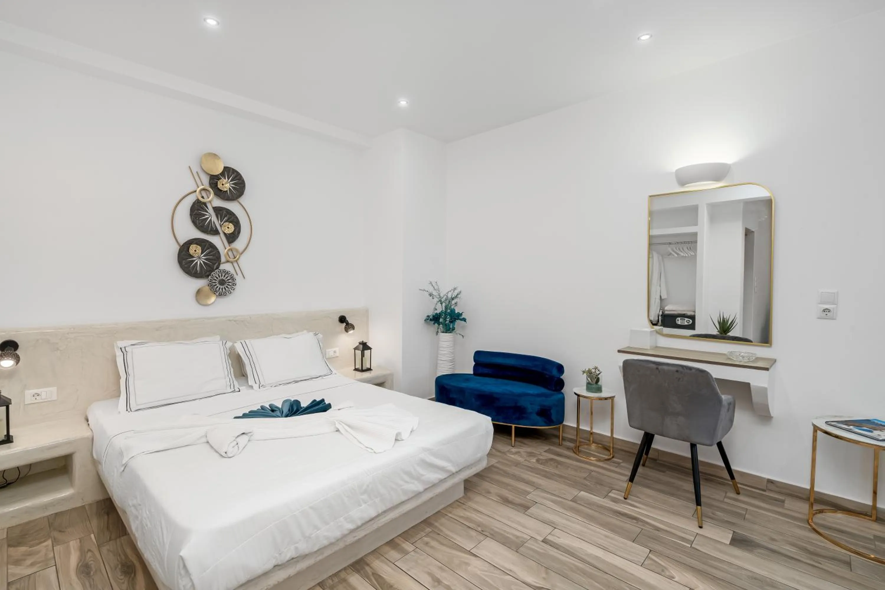 Bedroom, Bed in Oasis Hotel