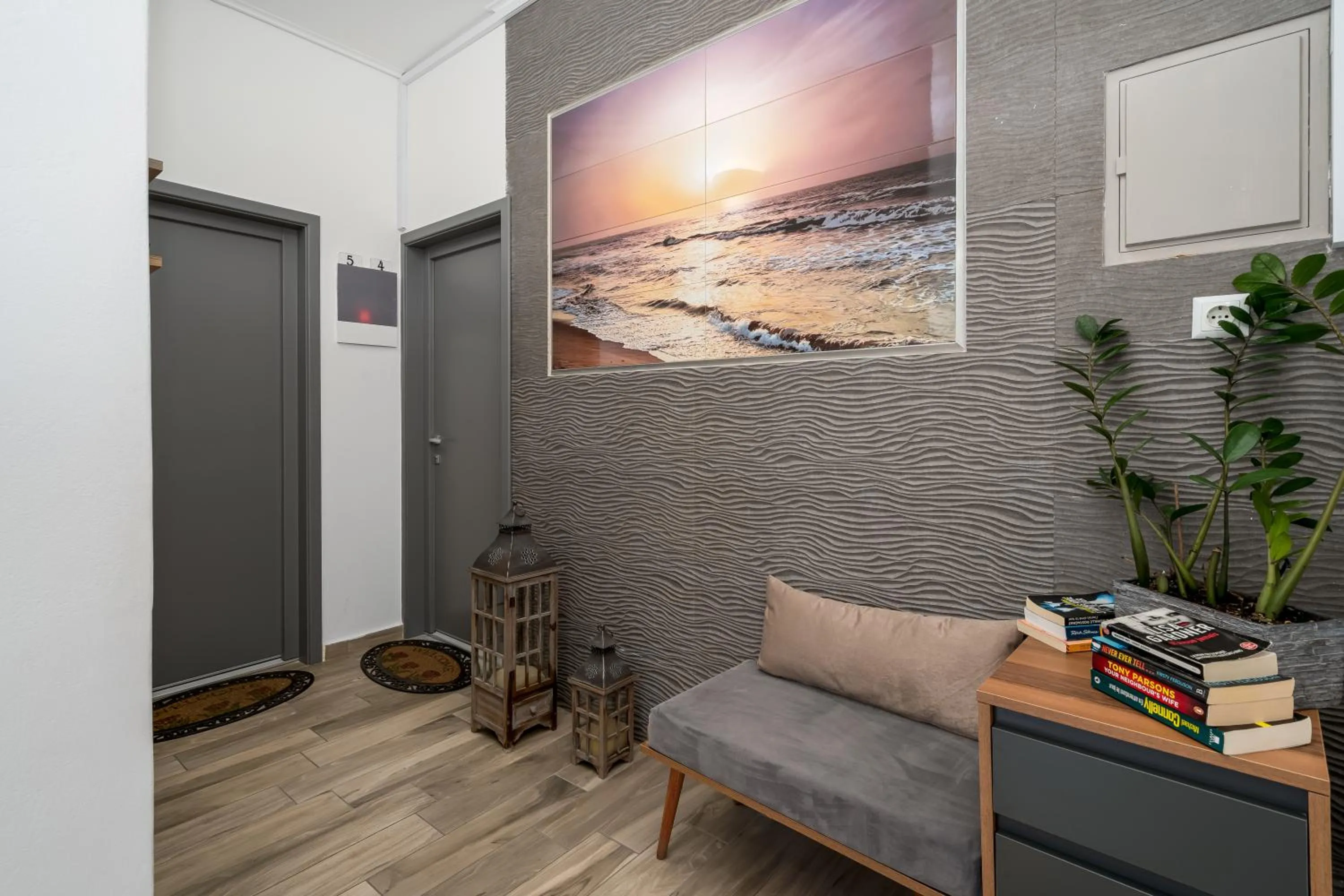 Living room in Oasis Hotel