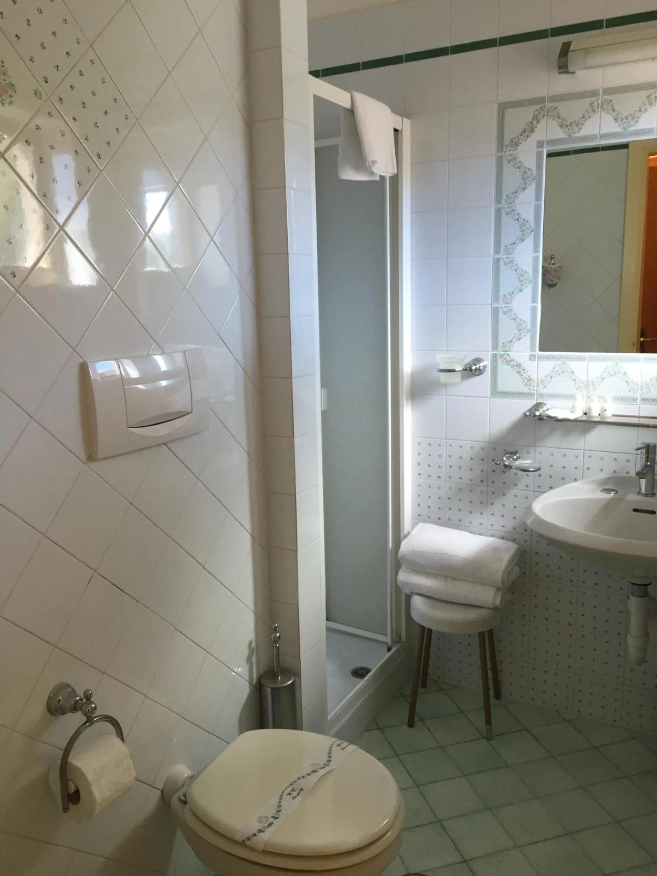 Shower in Hotel La Playa