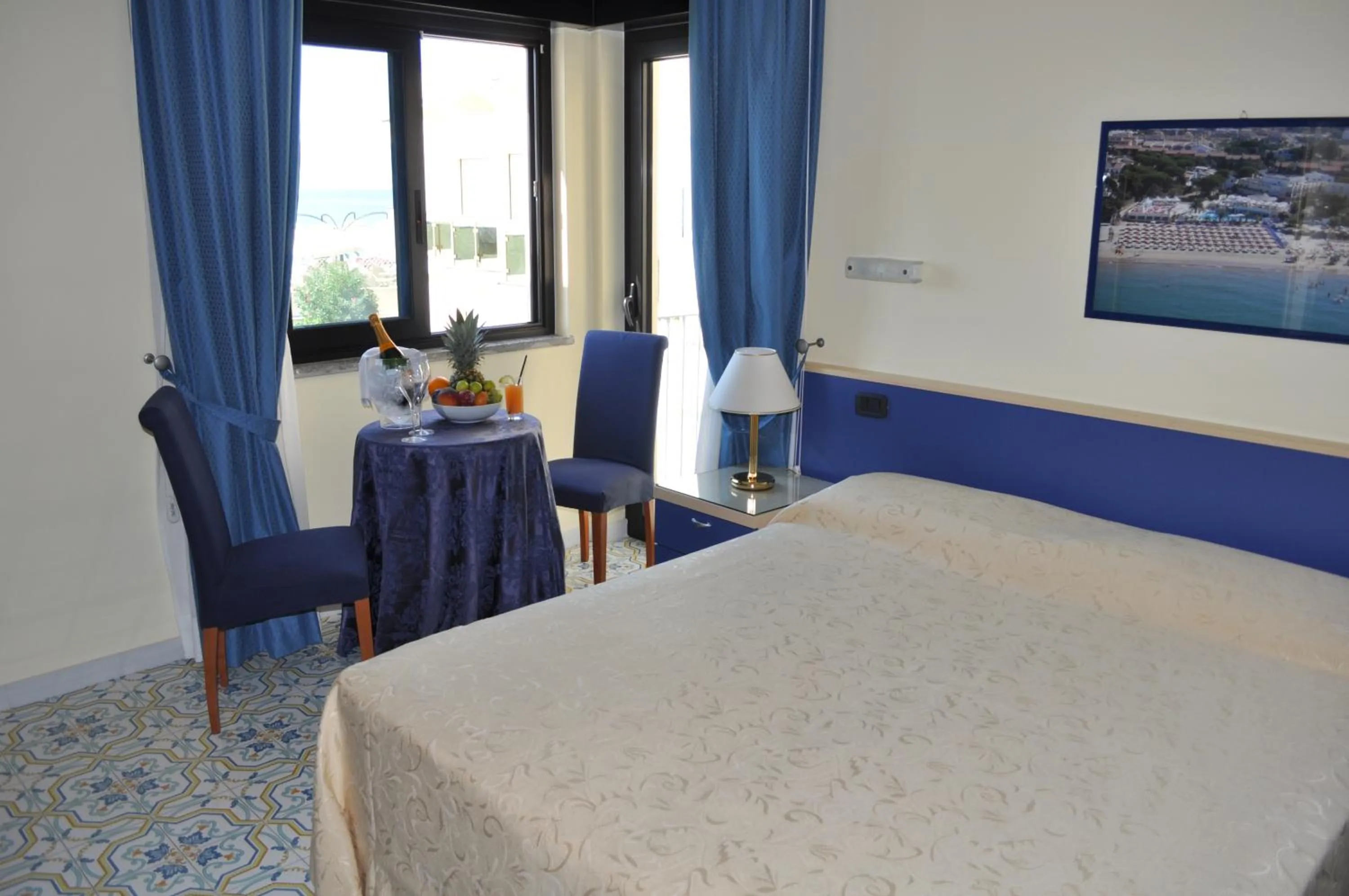 Bed in Hotel La Playa