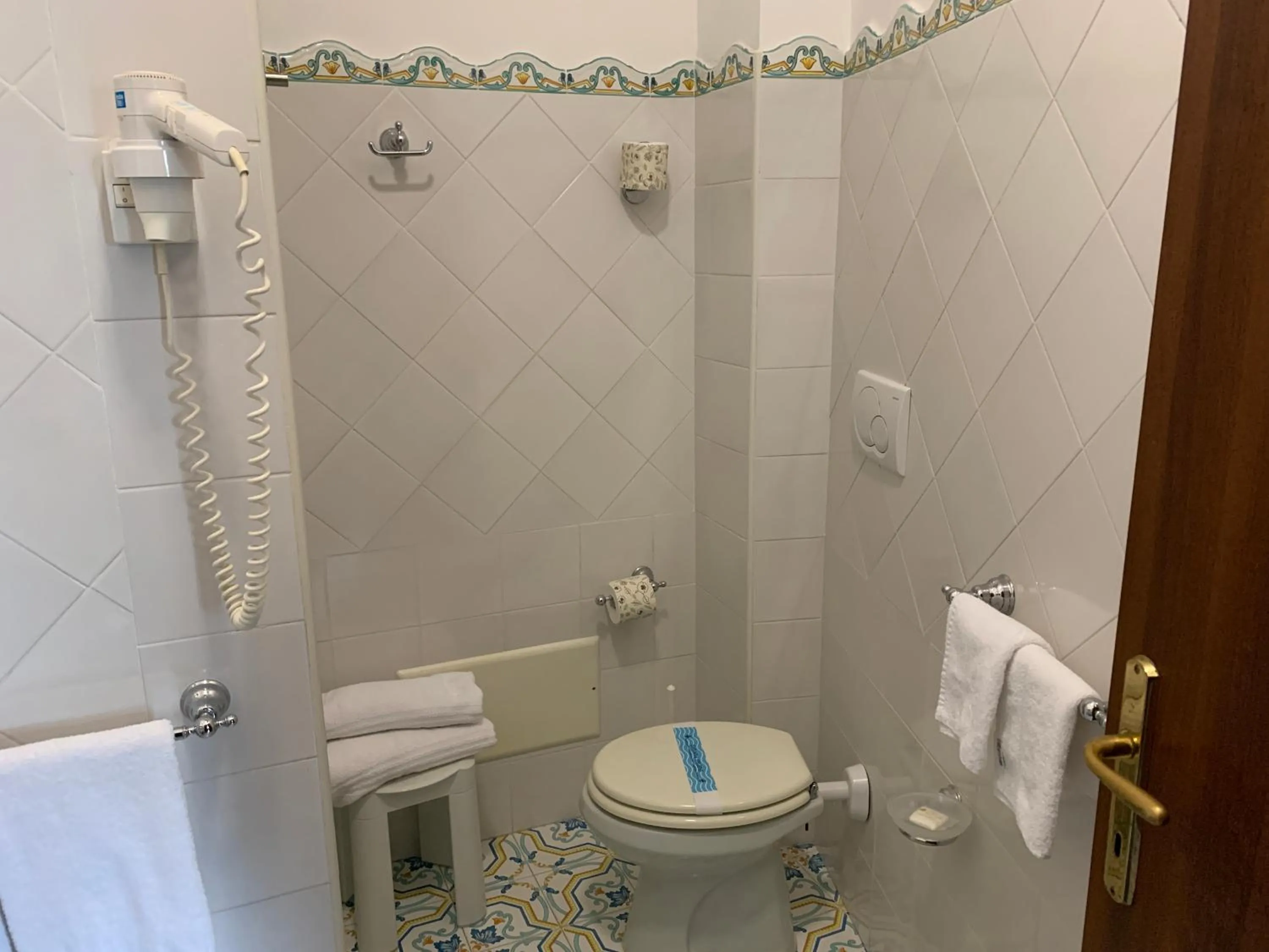 Toilet in Hotel La Playa