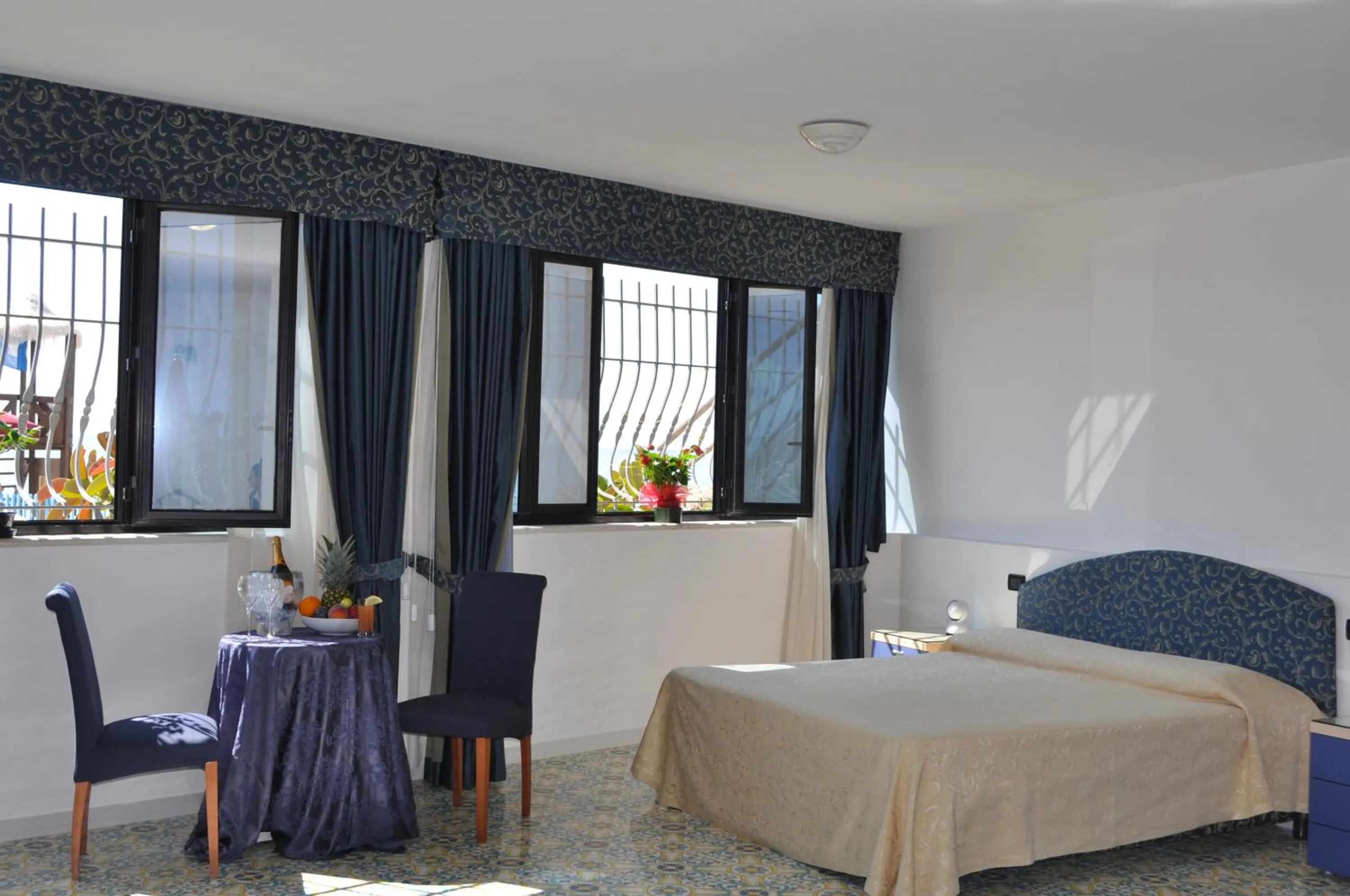 Bed in Hotel La Playa