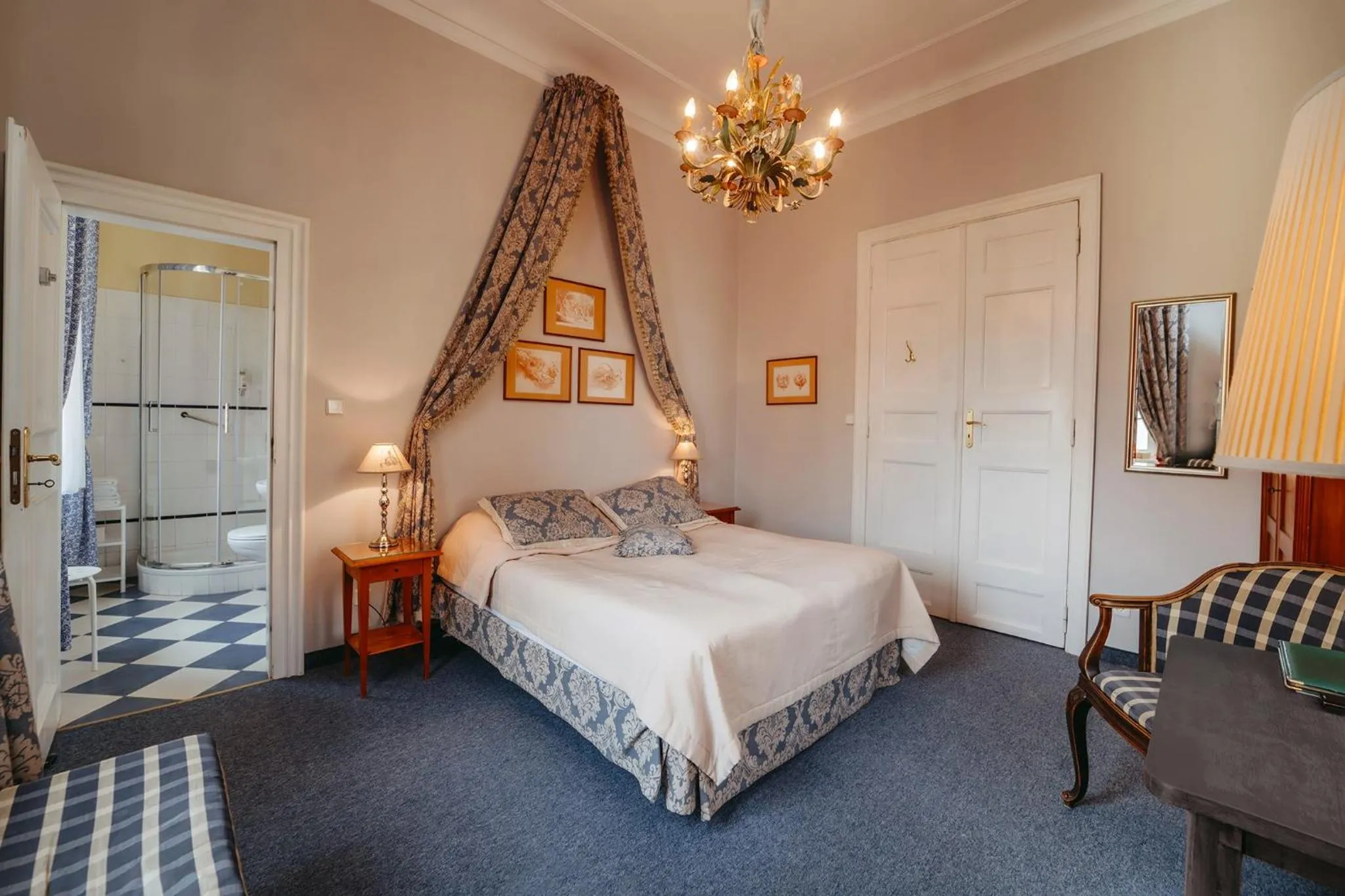 Bed in Pałac Łomnica Karkonosze - Schloss Lomnitz Riesengebirge