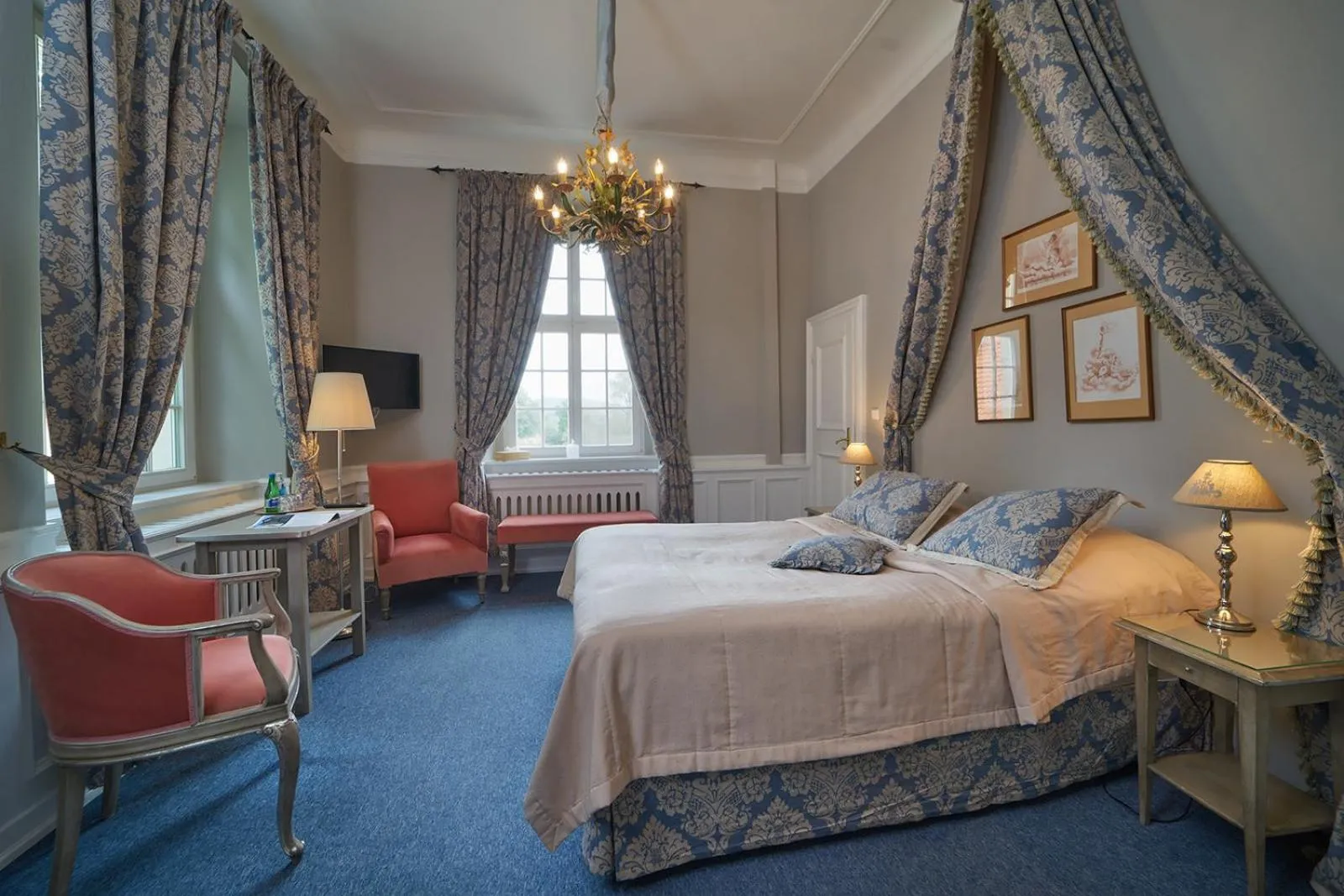 Bed in Pałac Łomnica Karkonosze - Schloss Lomnitz Riesengebirge