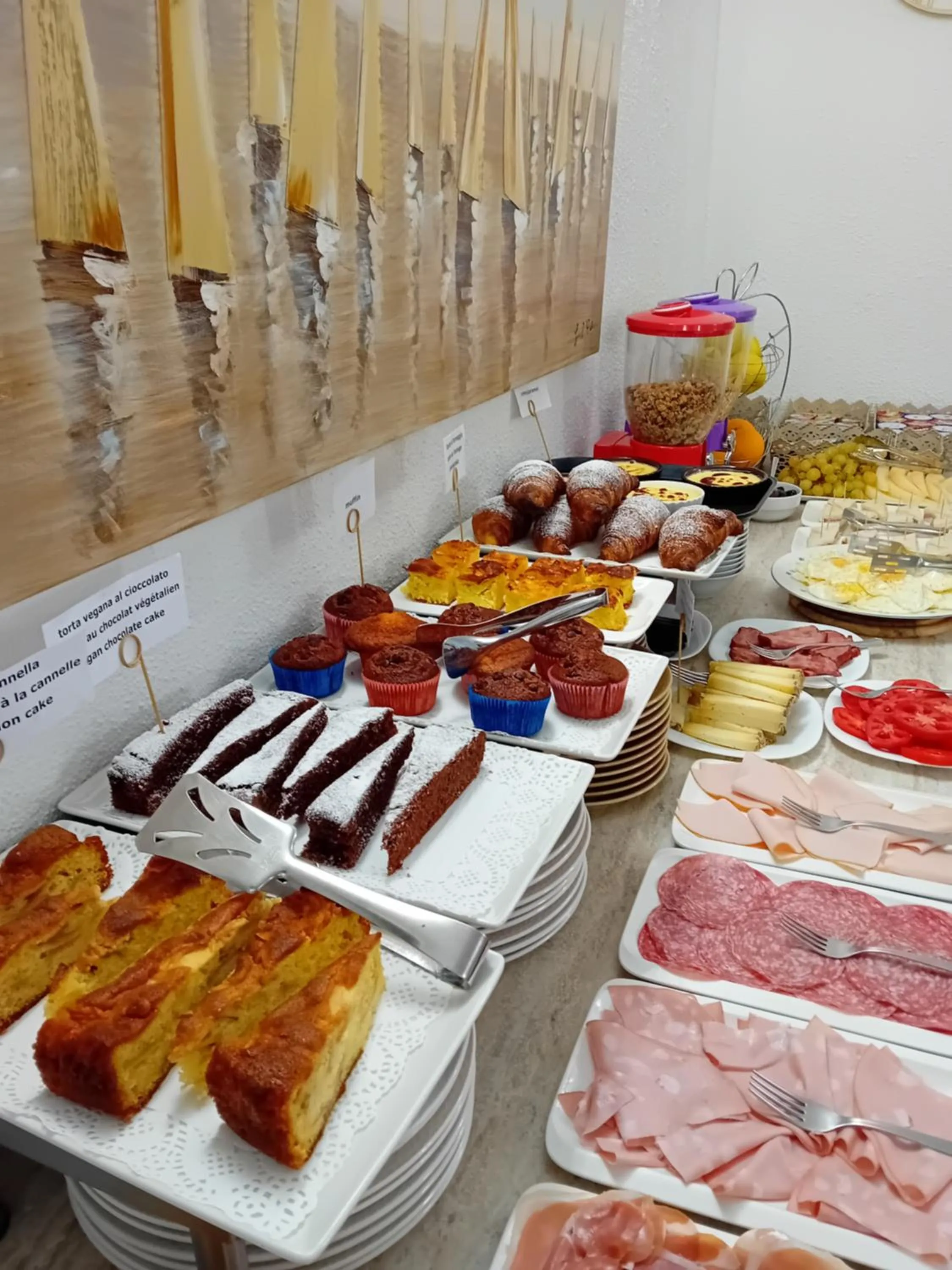 Buffet breakfast in B&B Vignola