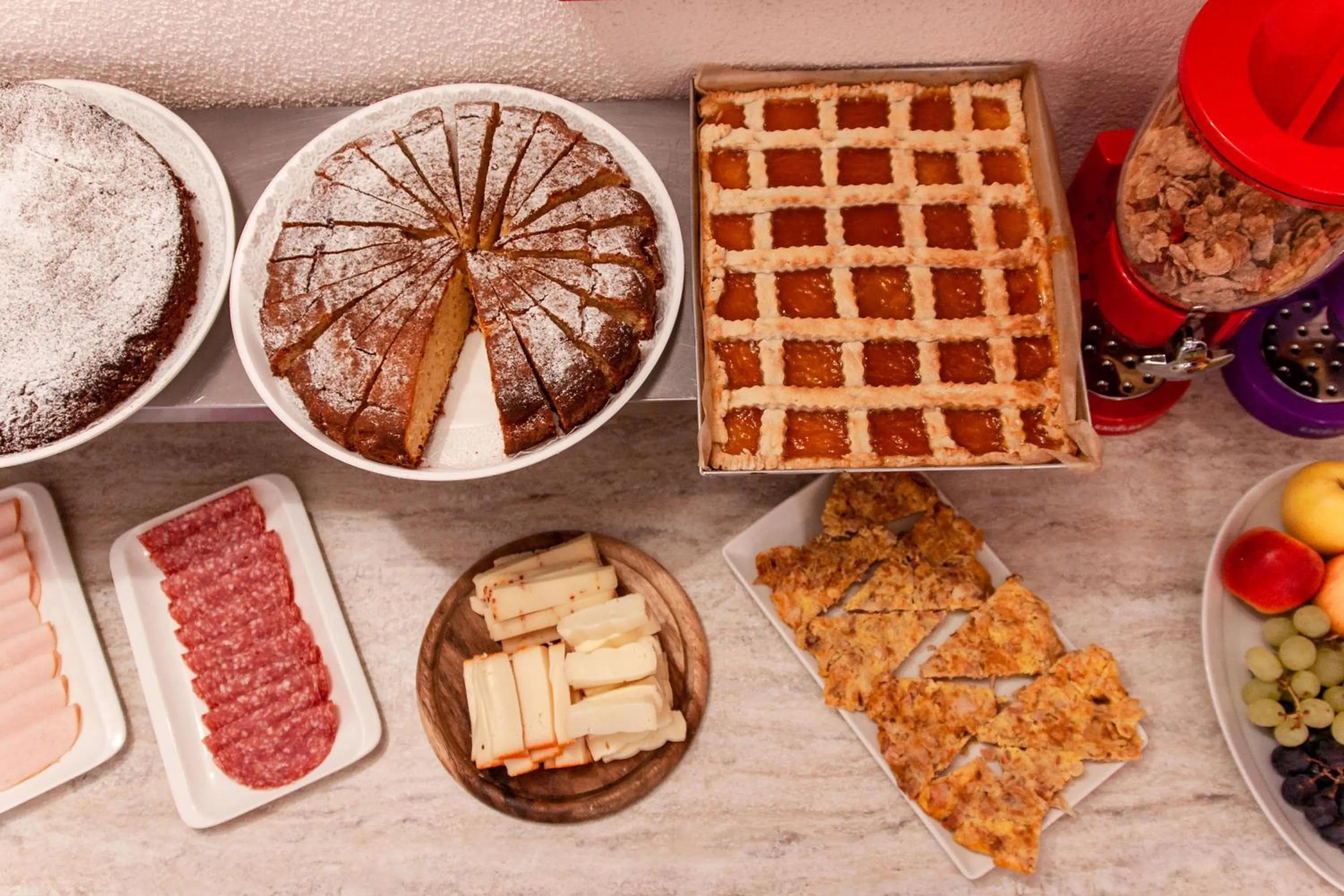 Buffet breakfast in B&B Vignola