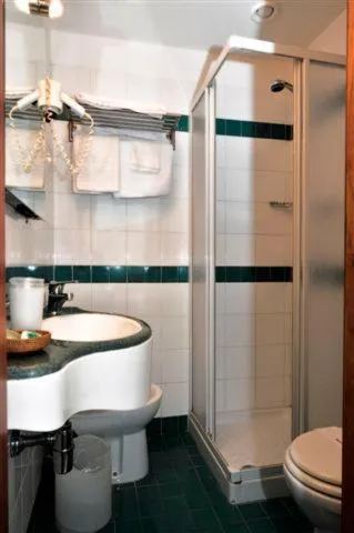 Bathroom in Hotel Boston