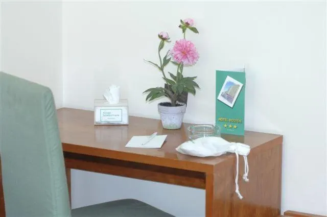 Decorative detail in Hotel Boston