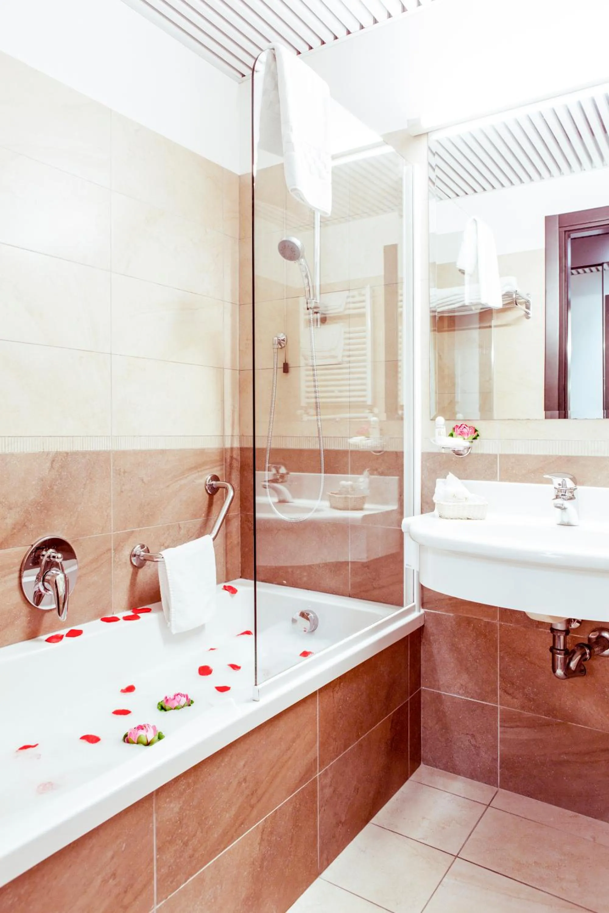 Bathroom in Hotel Ilma Lake Garda Resort