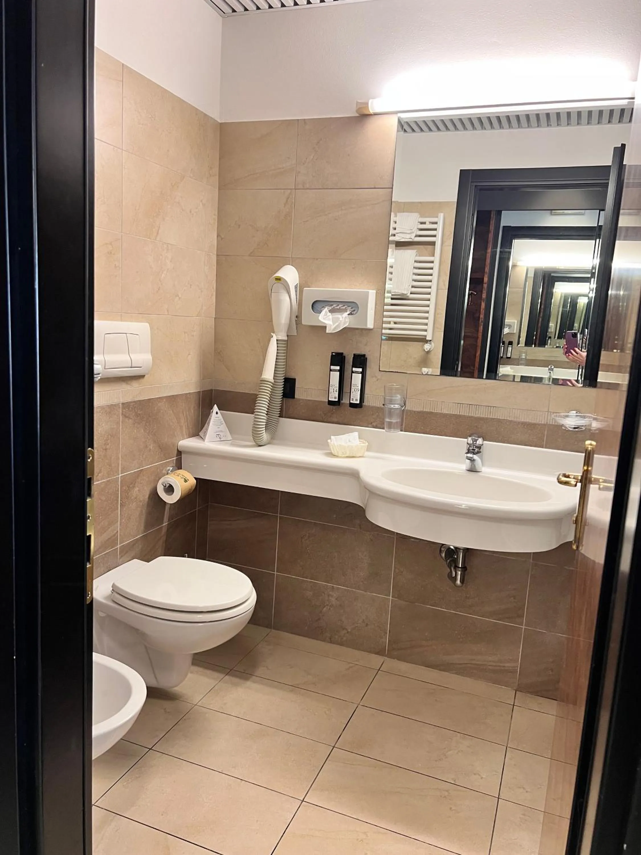 Toilet in Hotel Ilma Lake Garda Resort