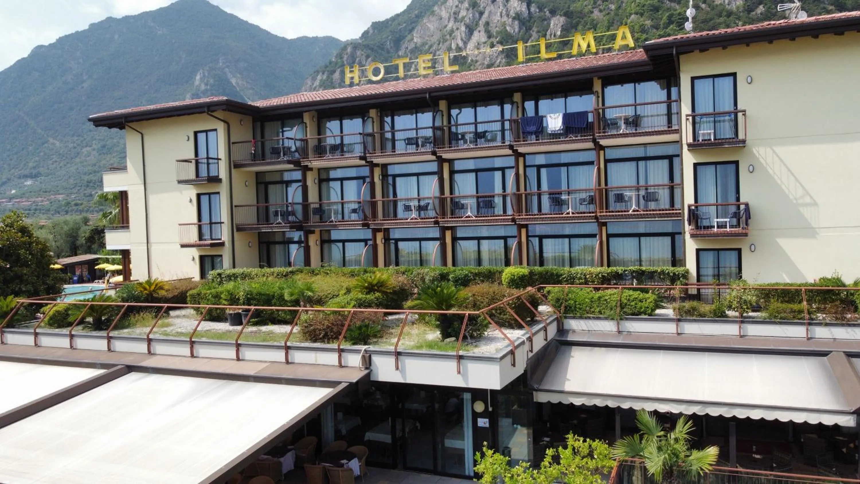 Property building in Hotel Ilma Lake Garda Resort