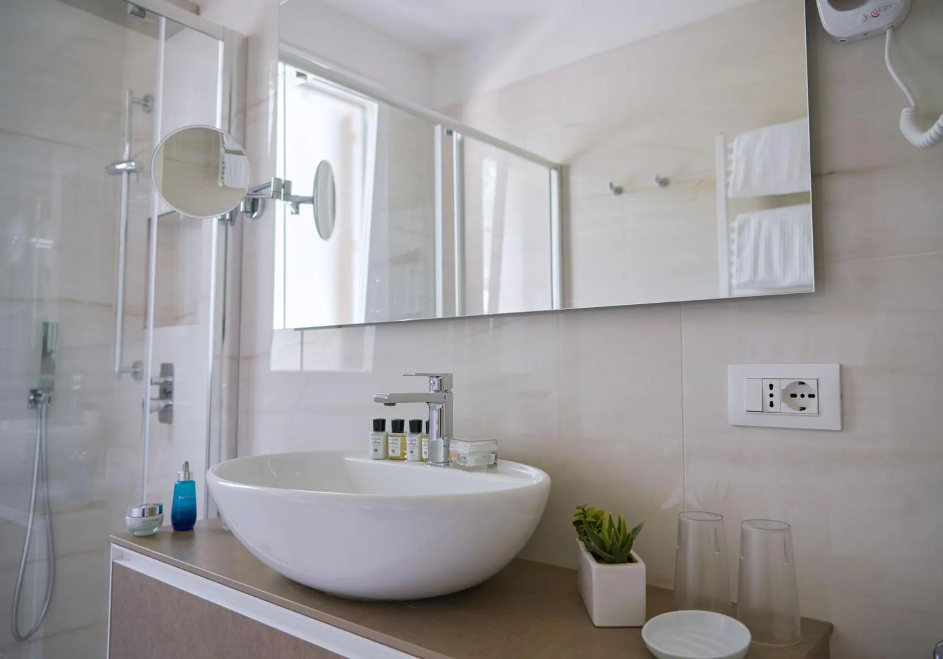 Bathroom in Hotel Ilma Lake Garda Resort
