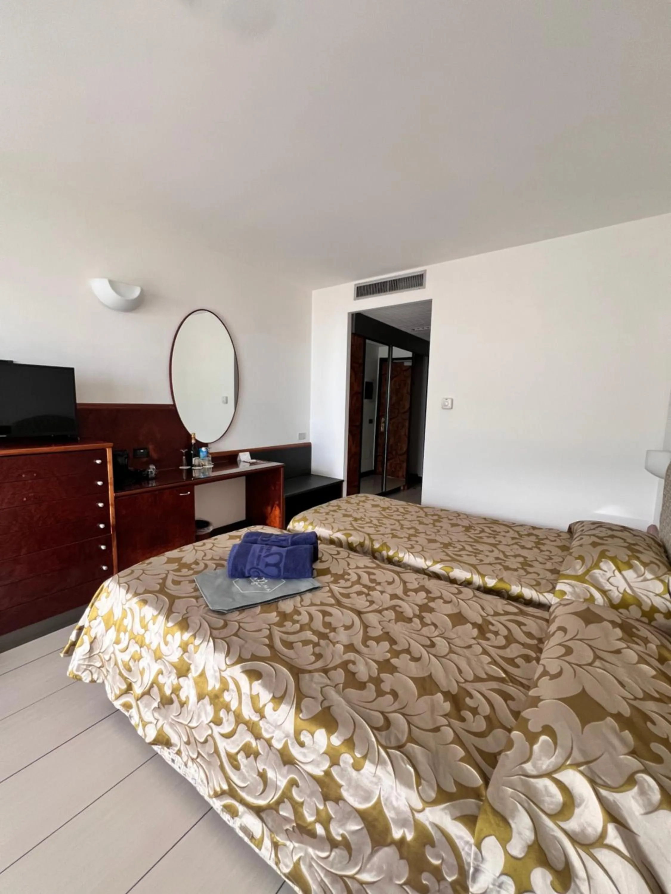 furniture, Bed in Hotel Ilma Lake Garda Resort