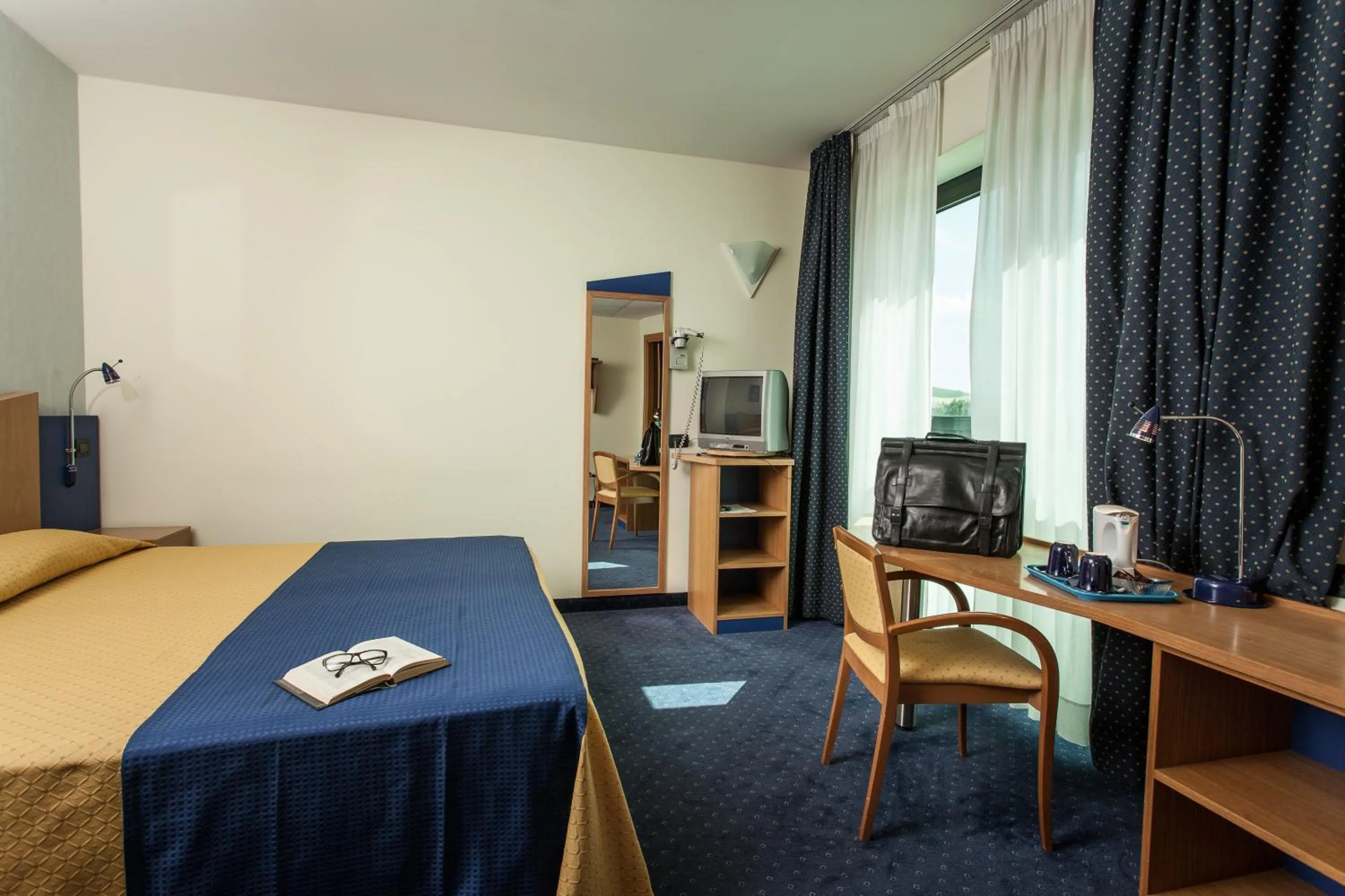 Bedroom, Bed in Hotel Mastai