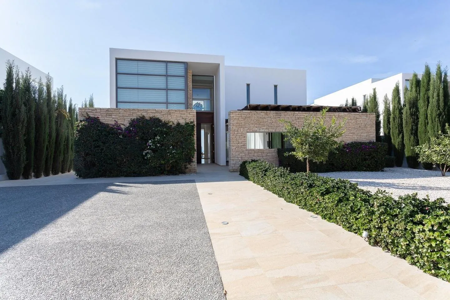 Facade/entrance in Cap St Georges Villas