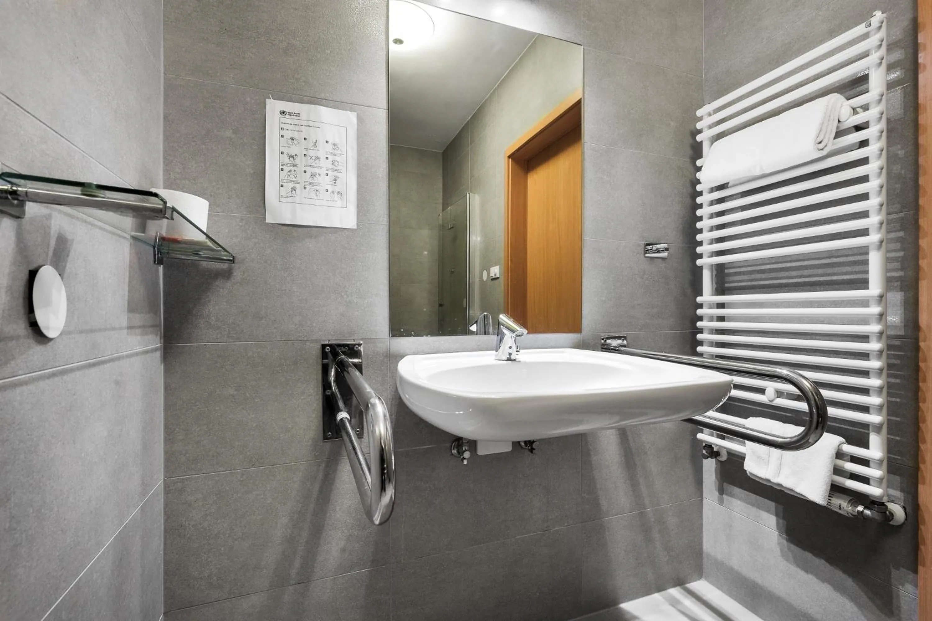 Bathroom in Hotel Olivia