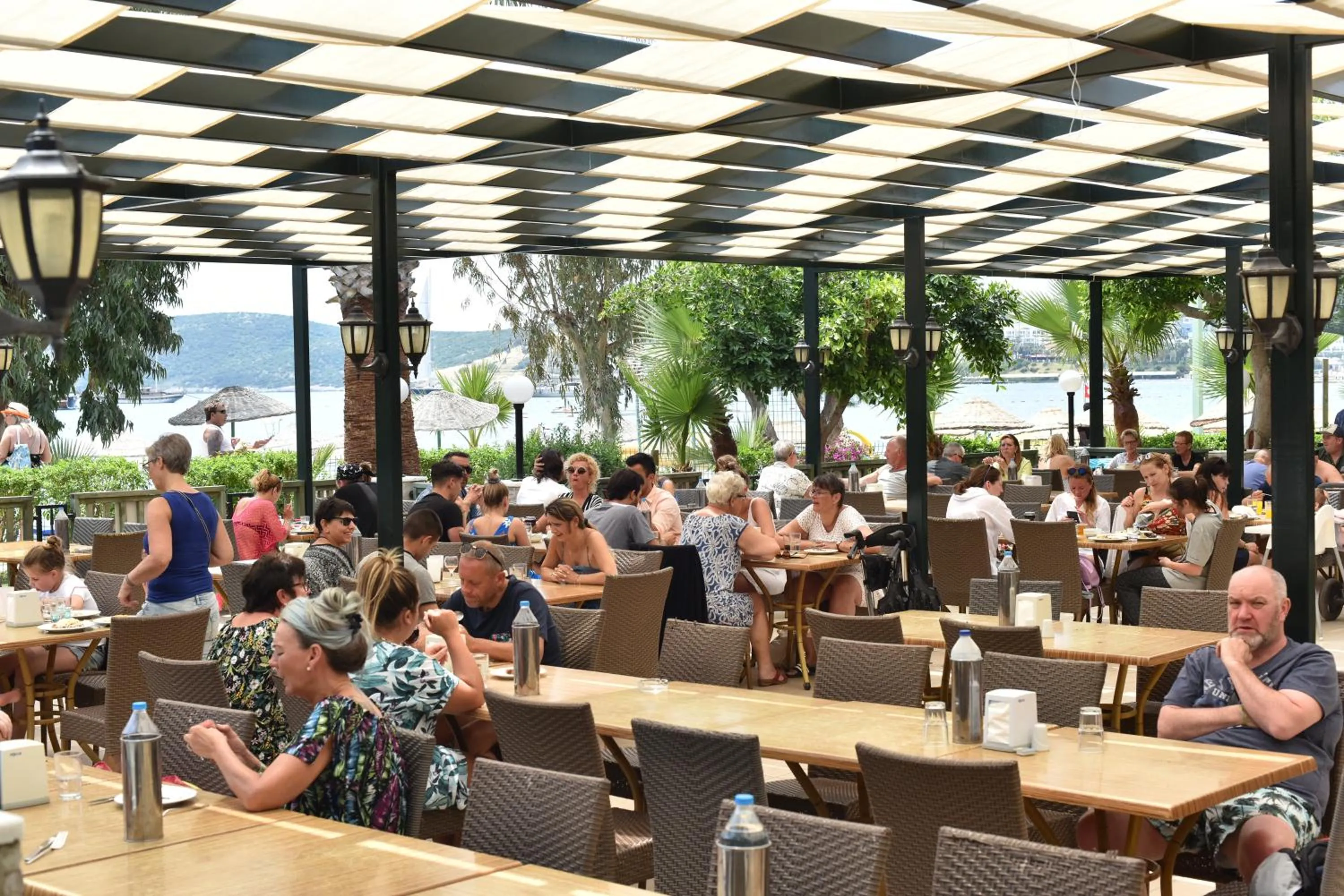 Restaurant/places to eat in Parkim Ayaz Hotel