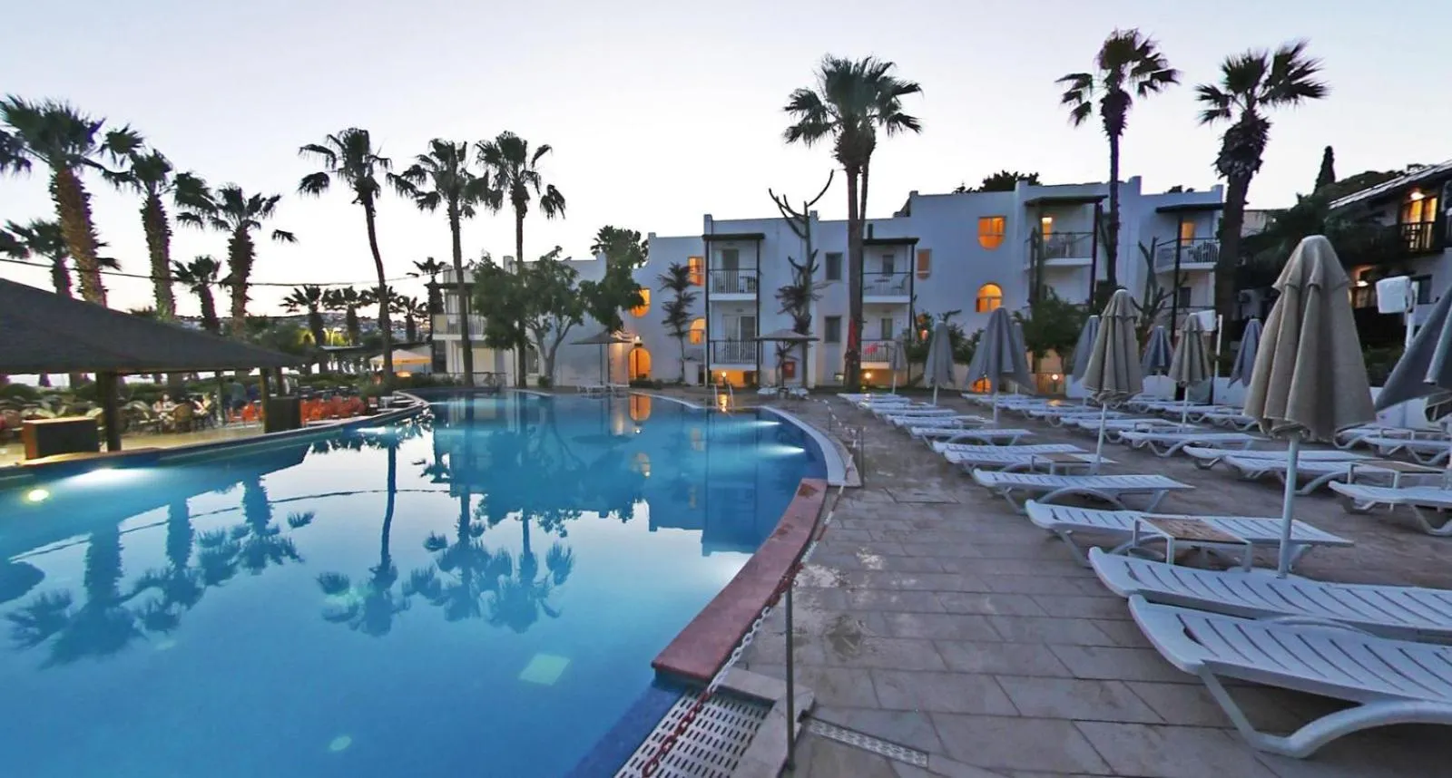 sunbed in Parkim Ayaz Hotel