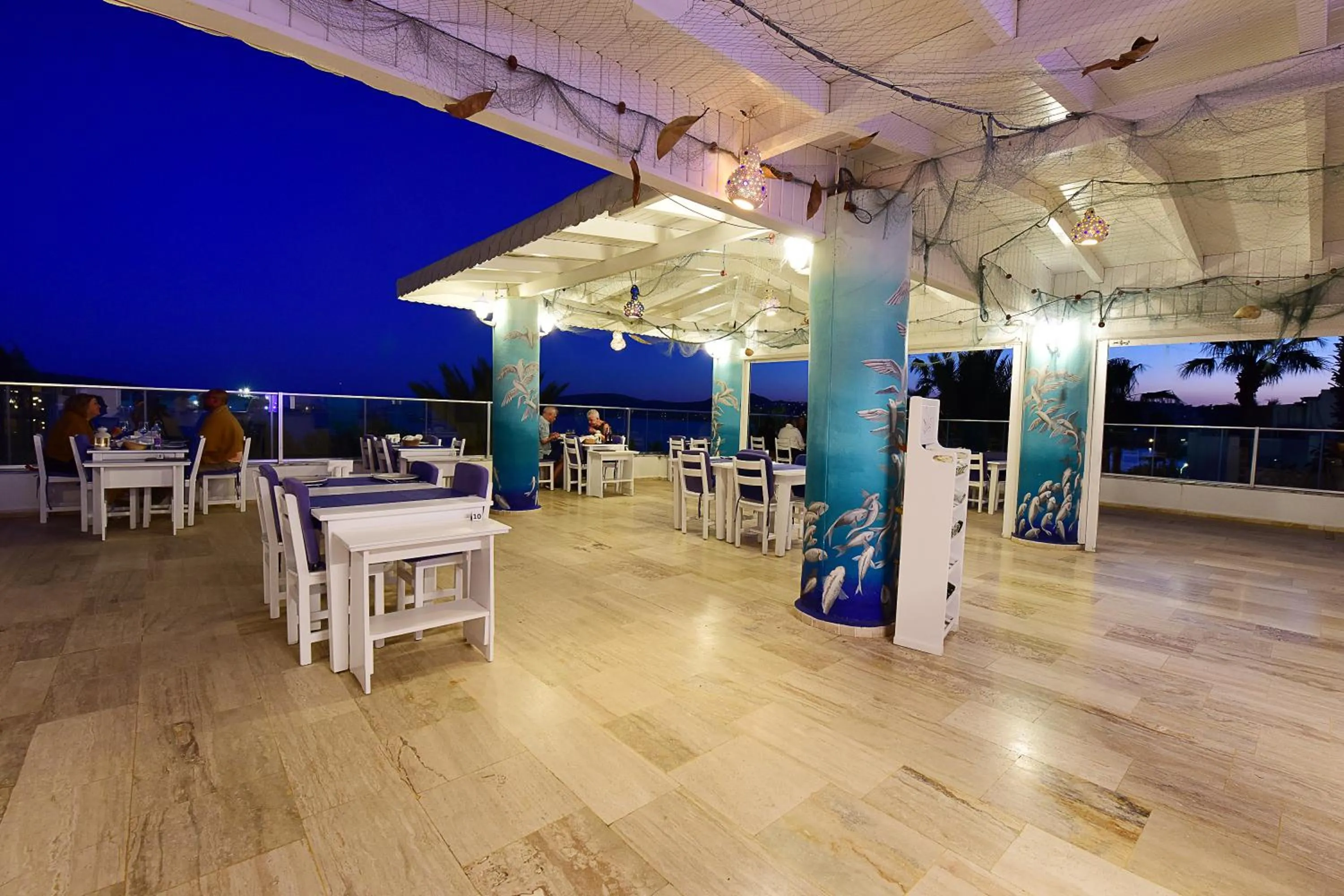 Restaurant/places to eat in Parkim Ayaz Hotel