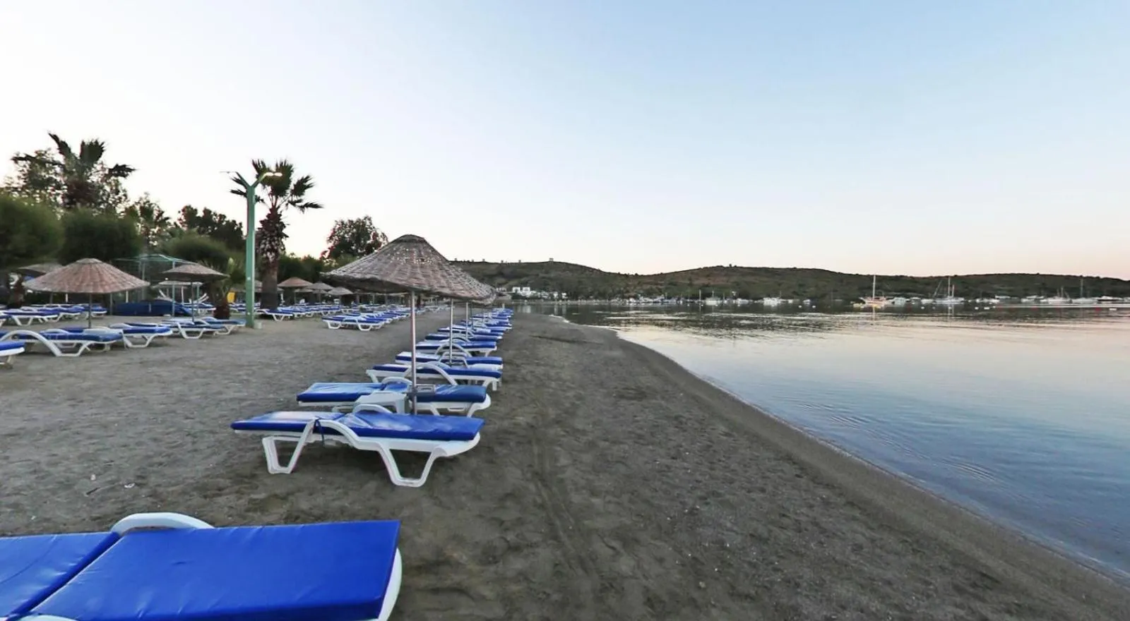 Beach in Parkim Ayaz Hotel