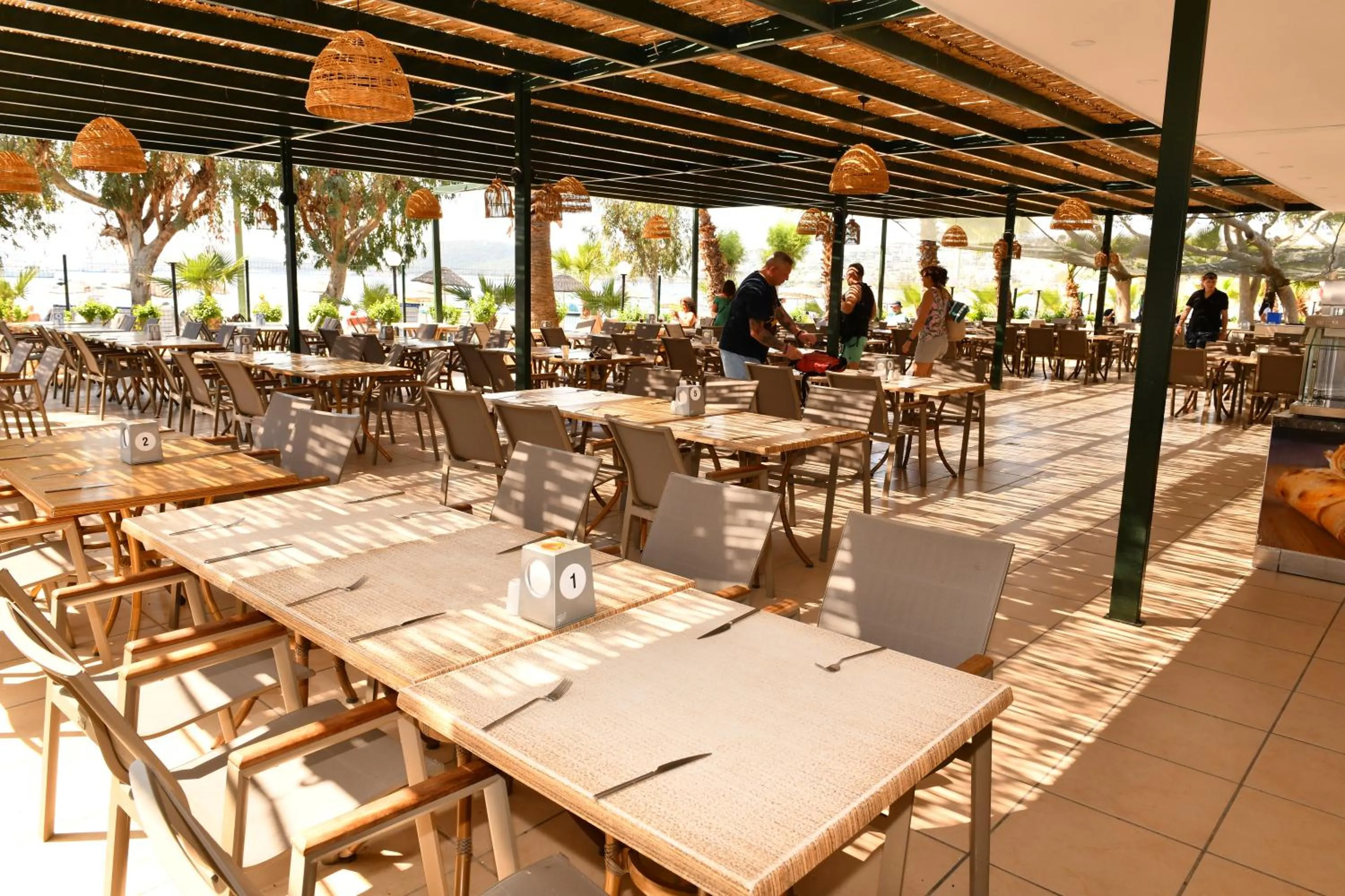 Restaurant/places to eat in Parkim Ayaz Hotel