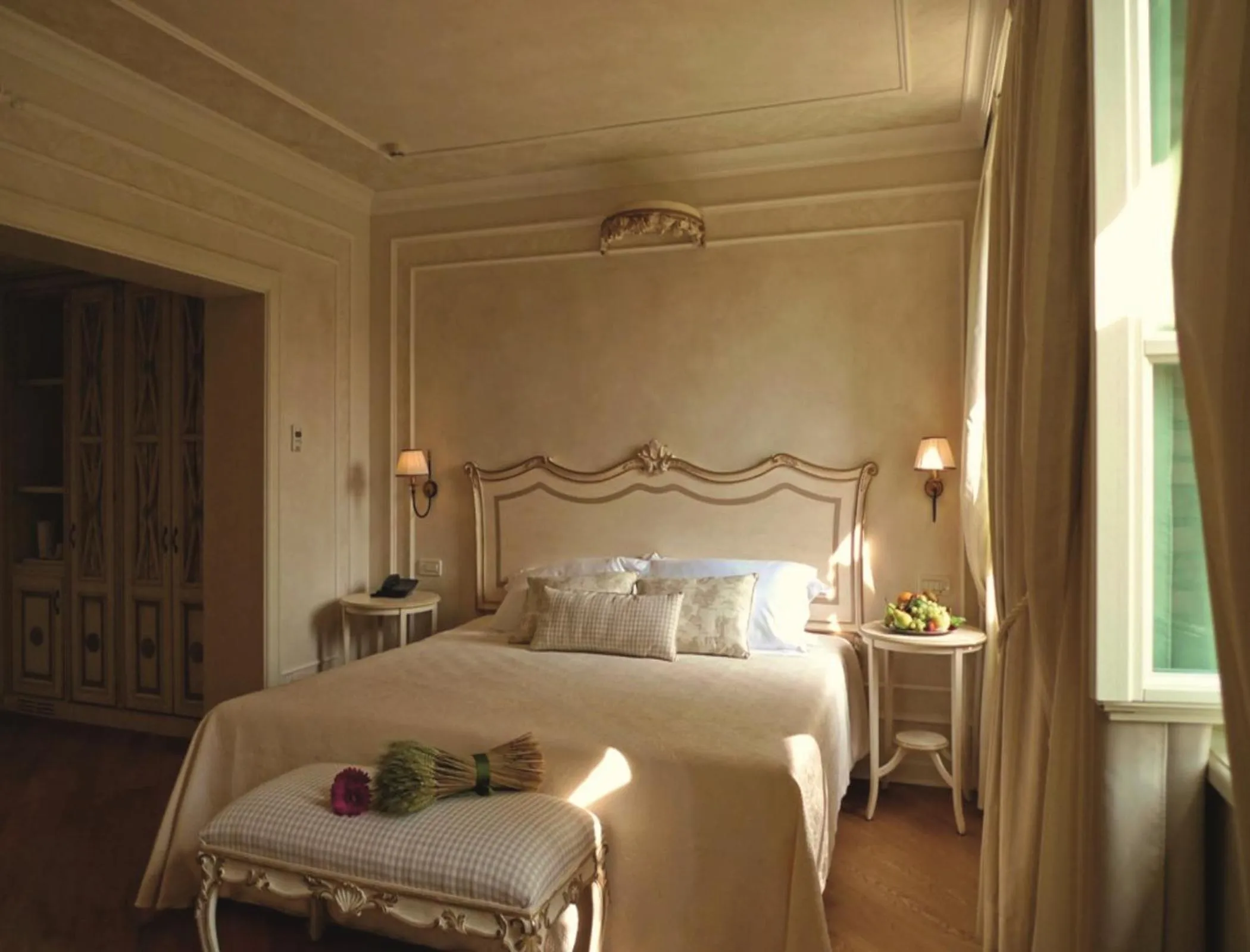 Bedroom, Bed in Garda Hotel San Vigilio Golf