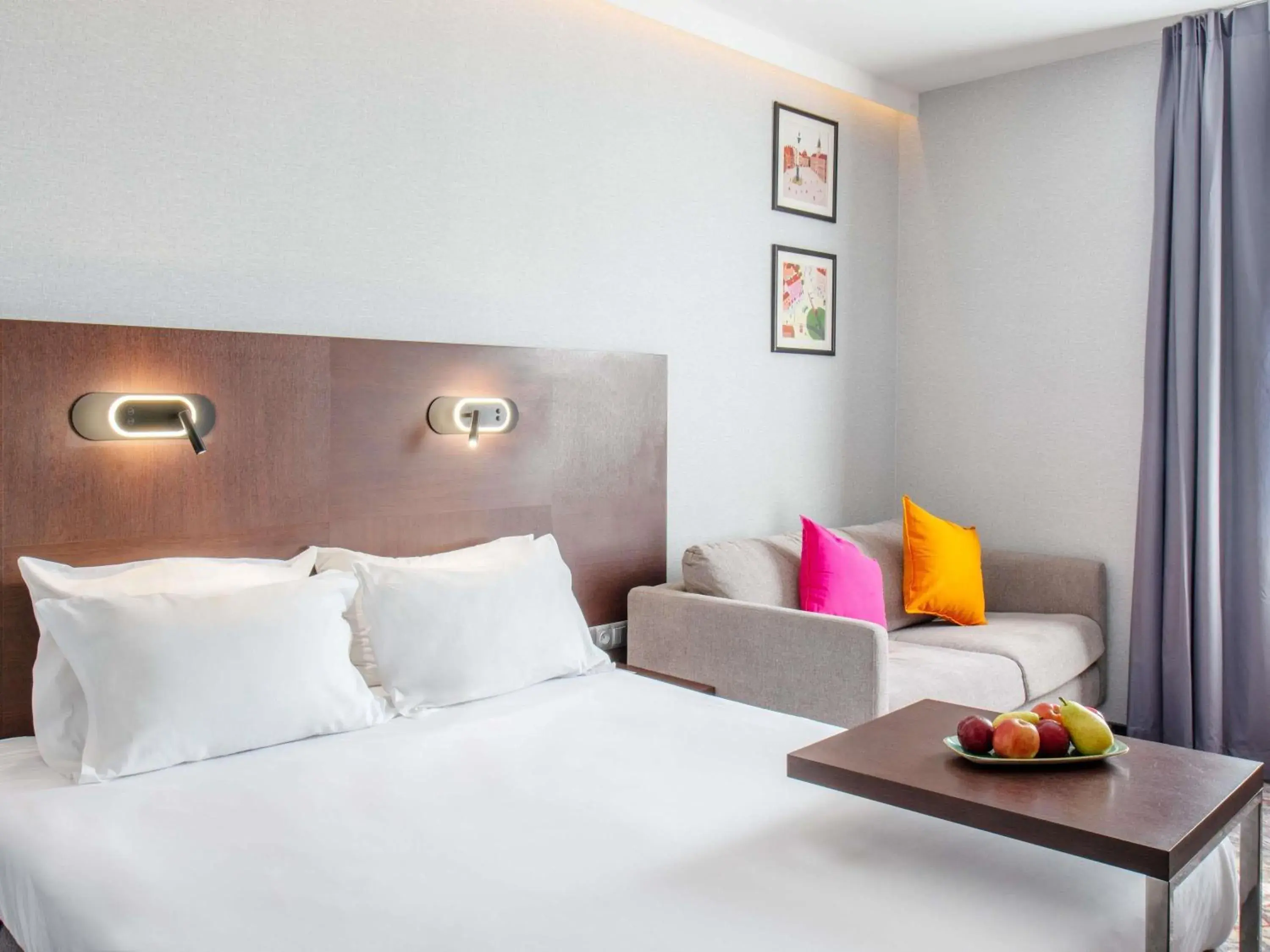 Standard Double Room with Sofa Bed - Disability Access in Mercure Warszawa Airport Standard Double Room with Sofa Bed - Disability Access in Mercure Warszawa Airport