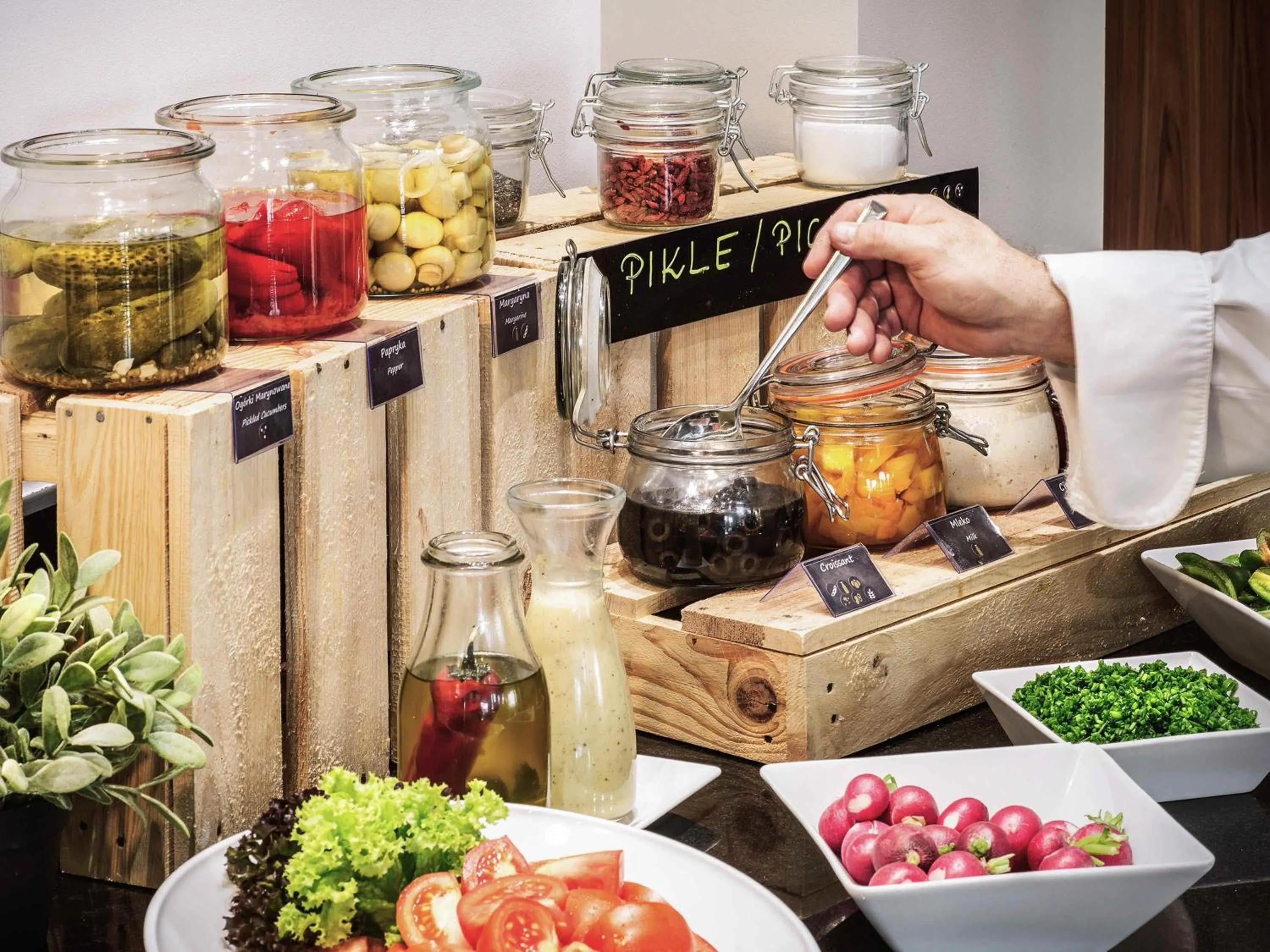 Restaurant/places to eat in Mercure Warszawa Airport