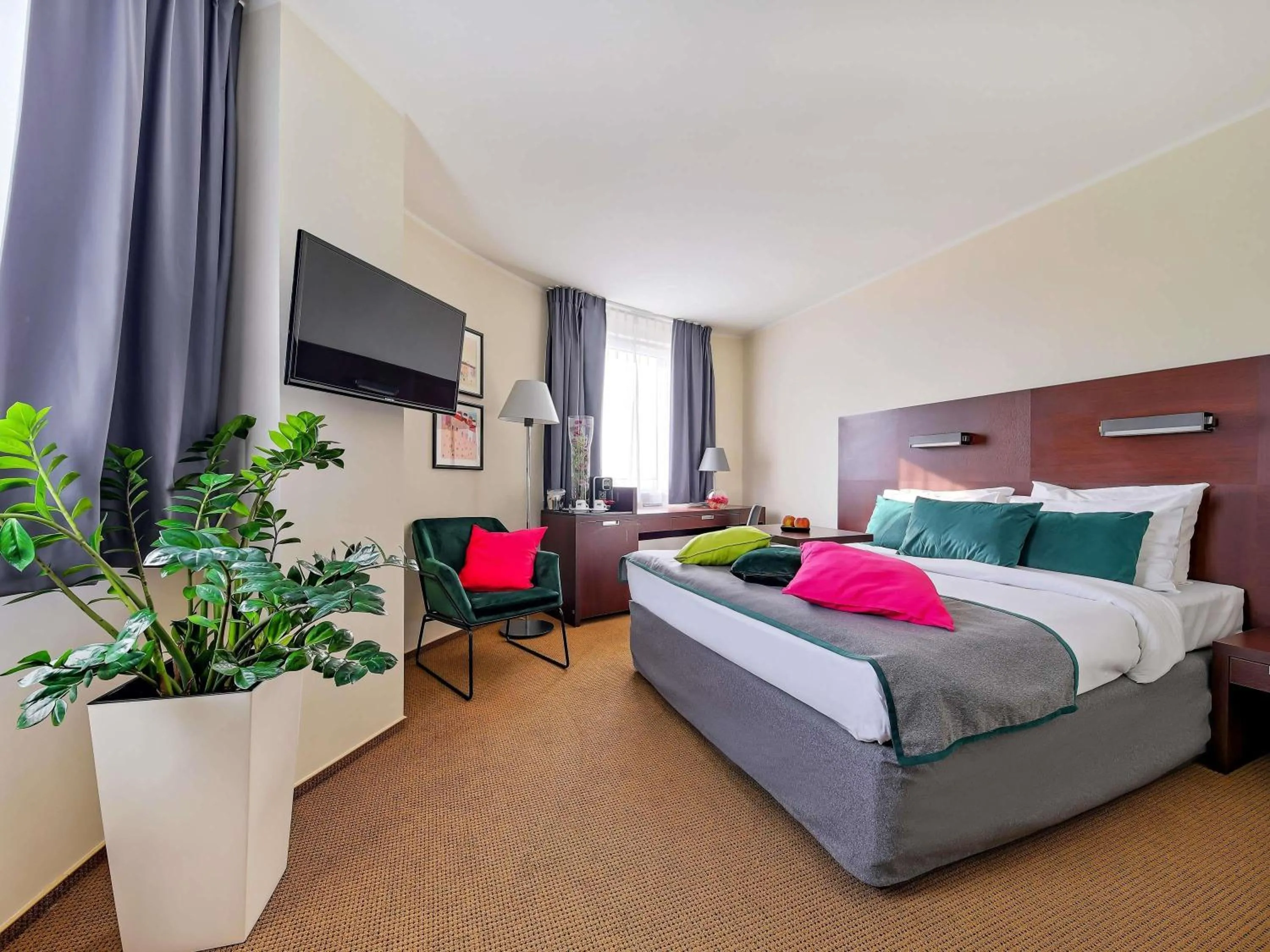 TV and multimedia, Bed in Mercure Warszawa Airport