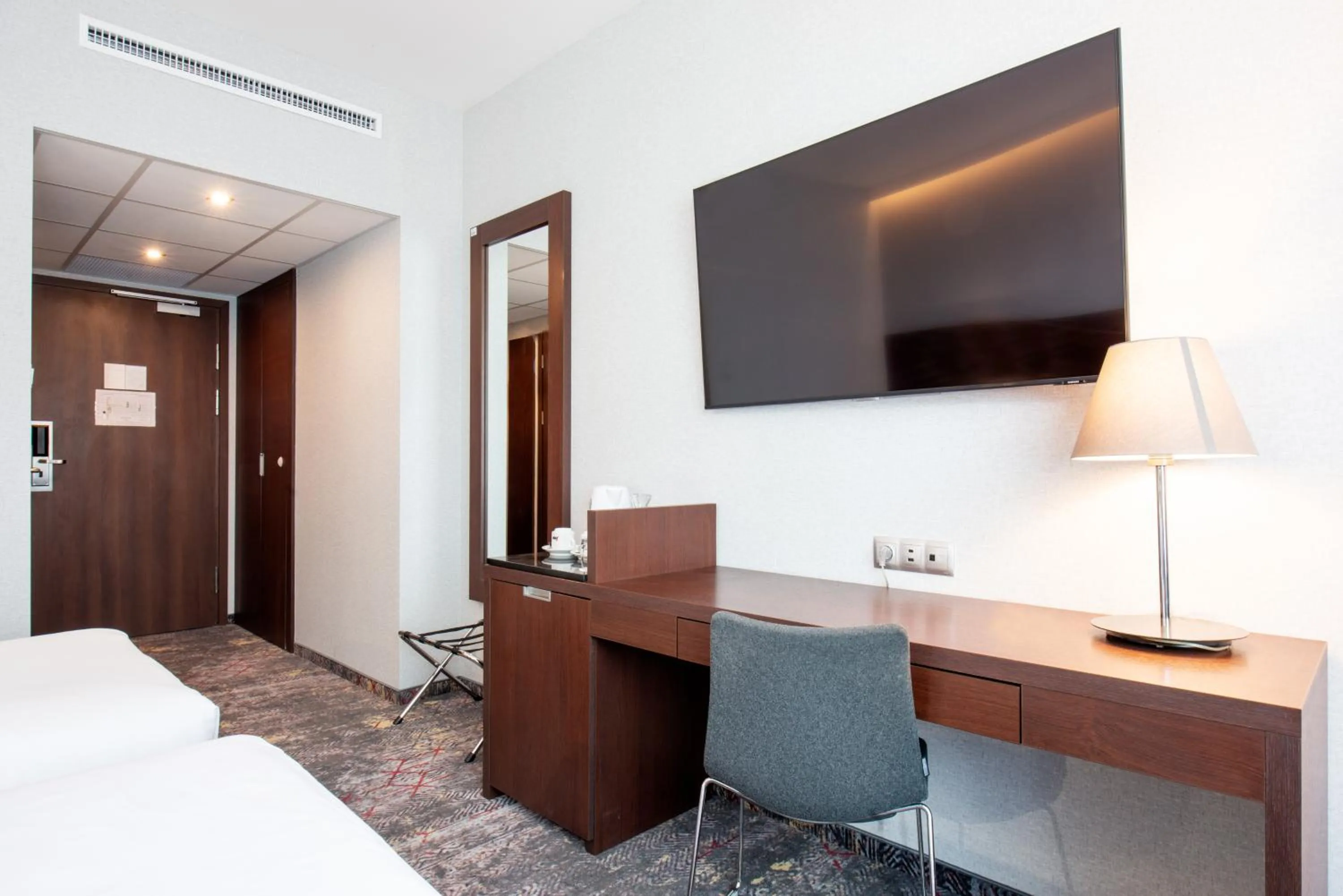 TV and multimedia, Bed in Mercure Warszawa Airport