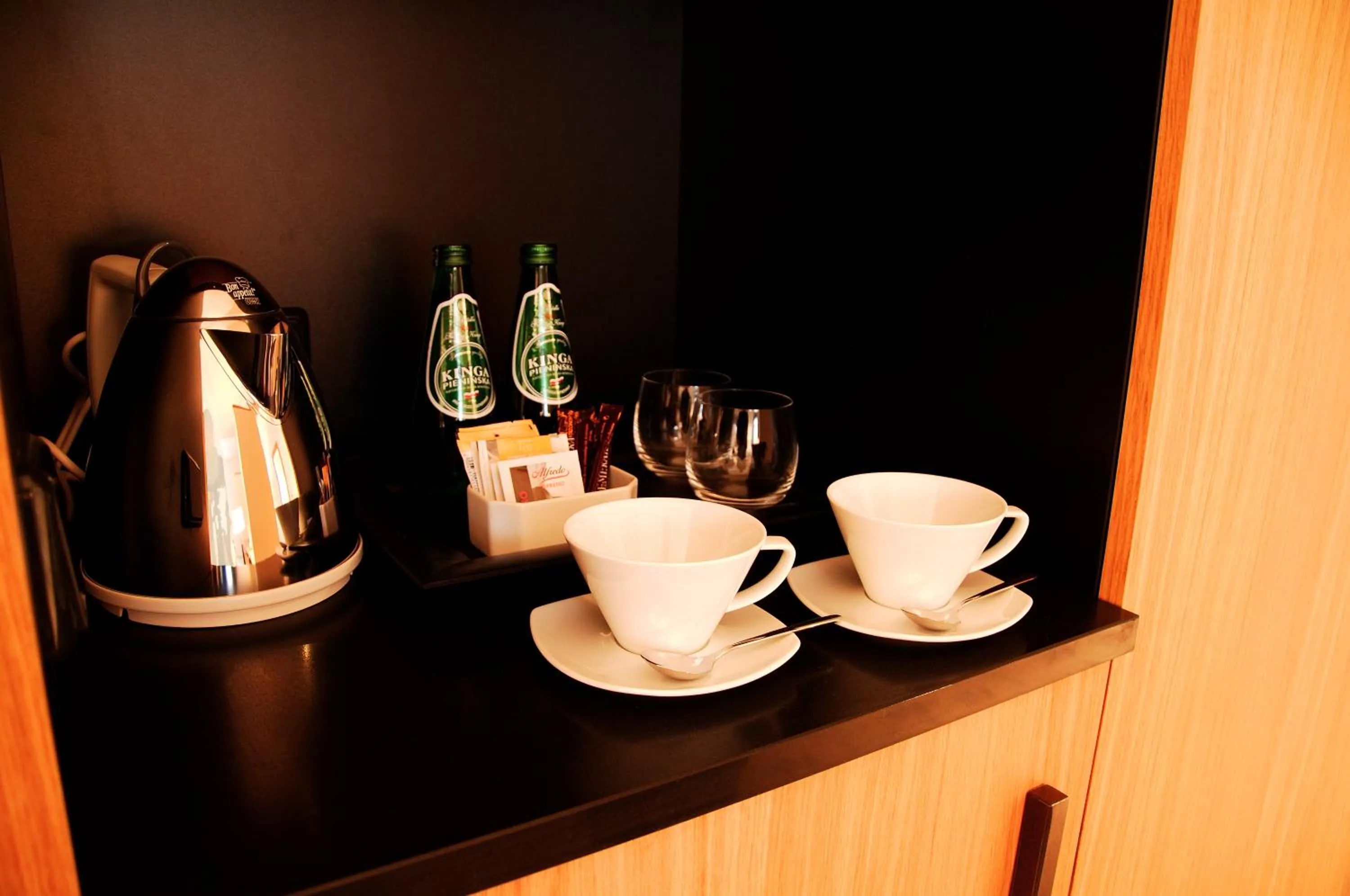 Coffee/tea facilities in Great Polonia The Granary La Suite Hotel