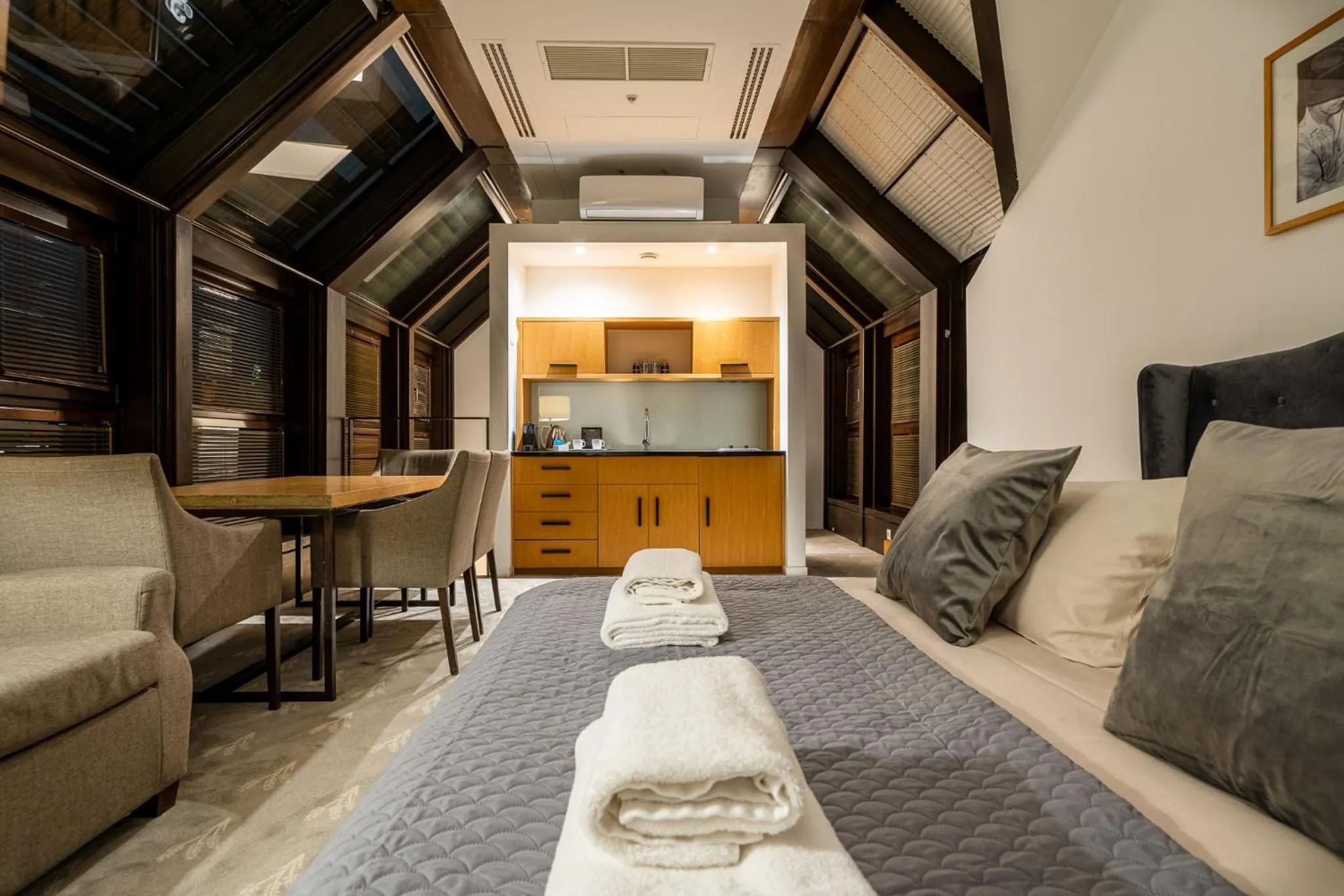 Bed in Great Polonia The Granary La Suite Hotel