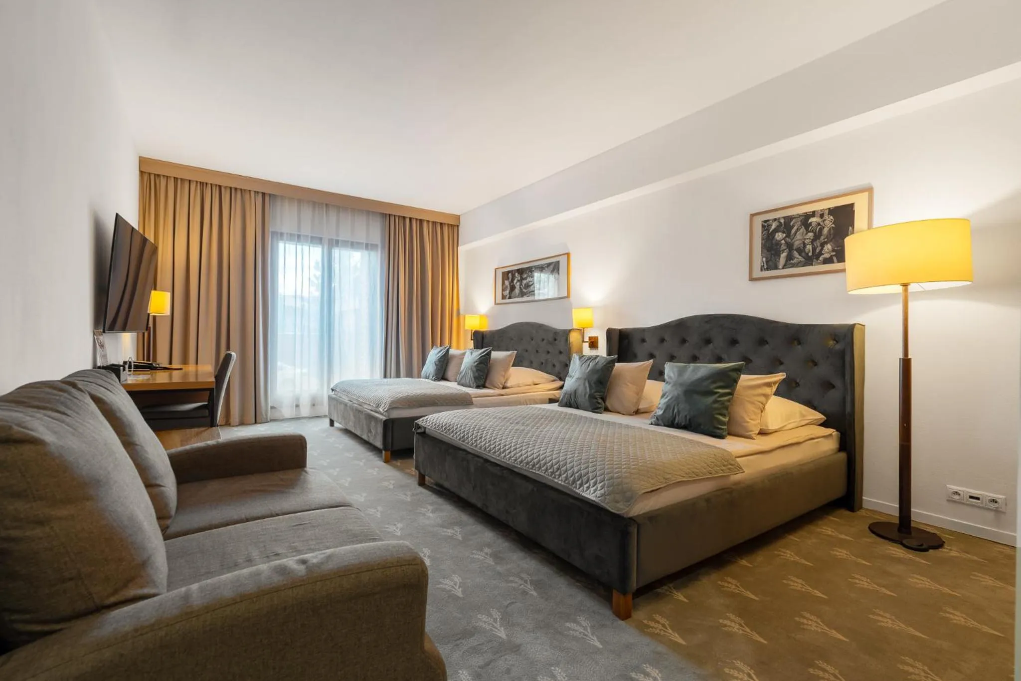 Photo of the whole room, Bed in Great Polonia The Granary La Suite Hotel