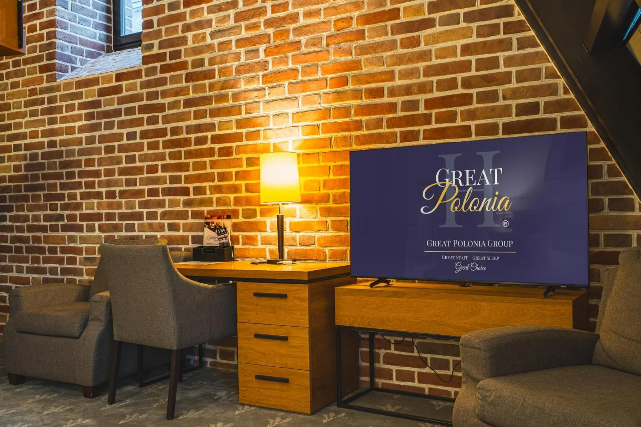 TV and multimedia in Great Polonia The Granary La Suite Hotel