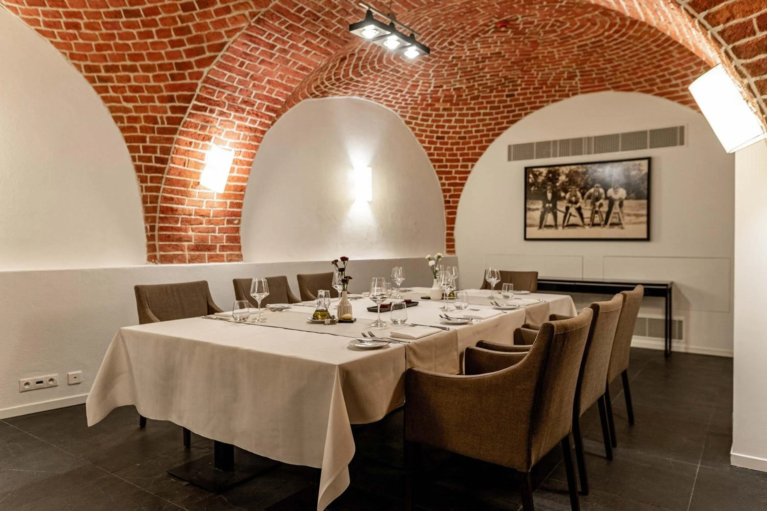 Meeting/conference room in Great Polonia The Granary La Suite Hotel