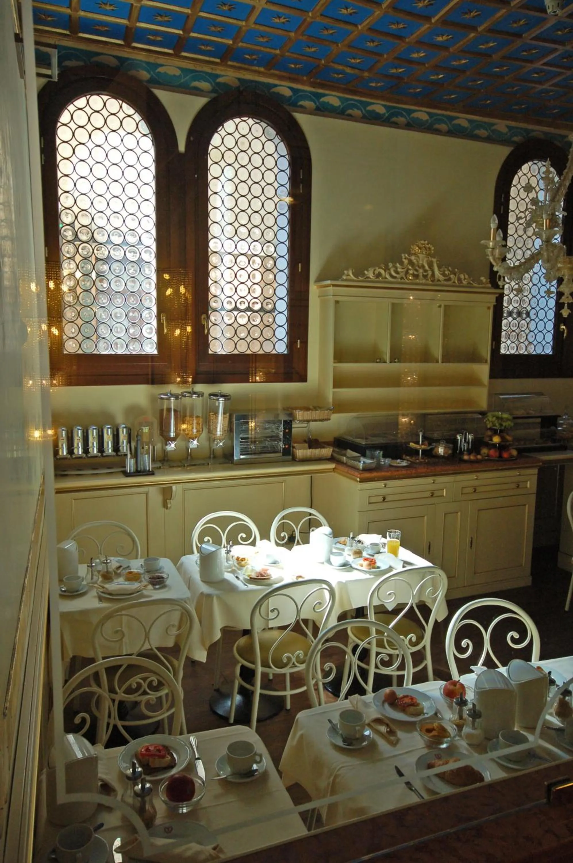 Restaurant/places to eat in Hotel Torino