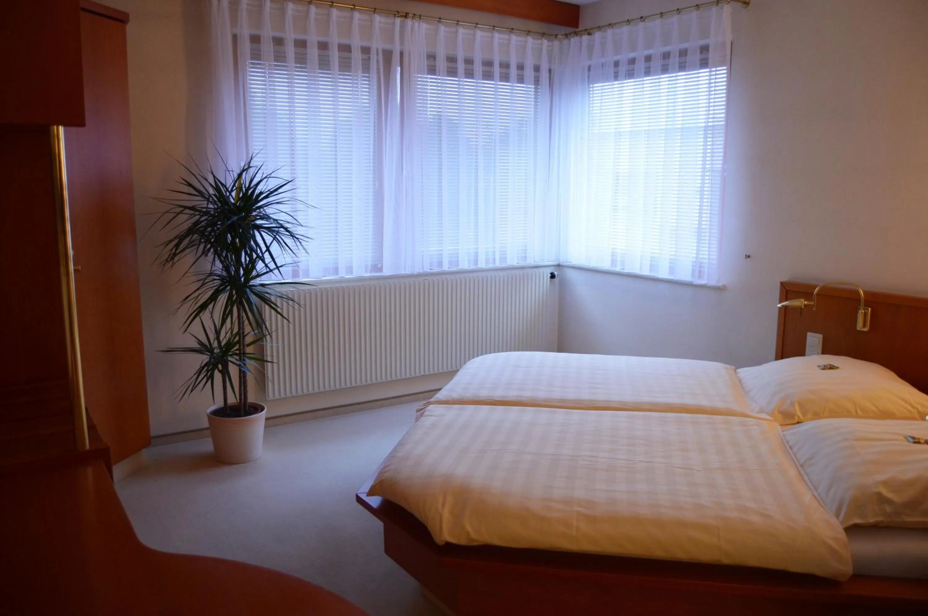 Bedroom, Bed in Hotel Stadt Jessen