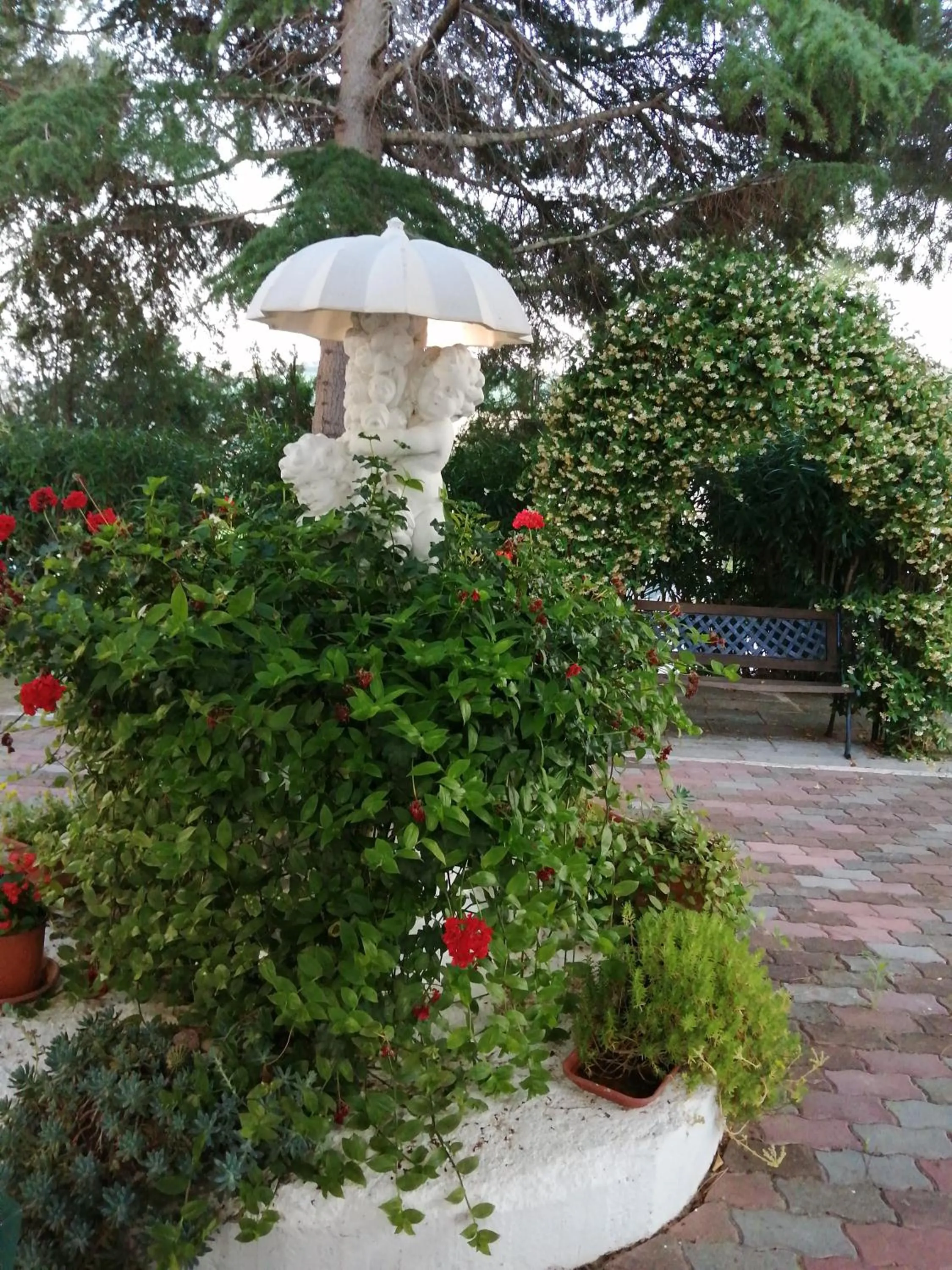 Garden in Villa Dei Romanzi