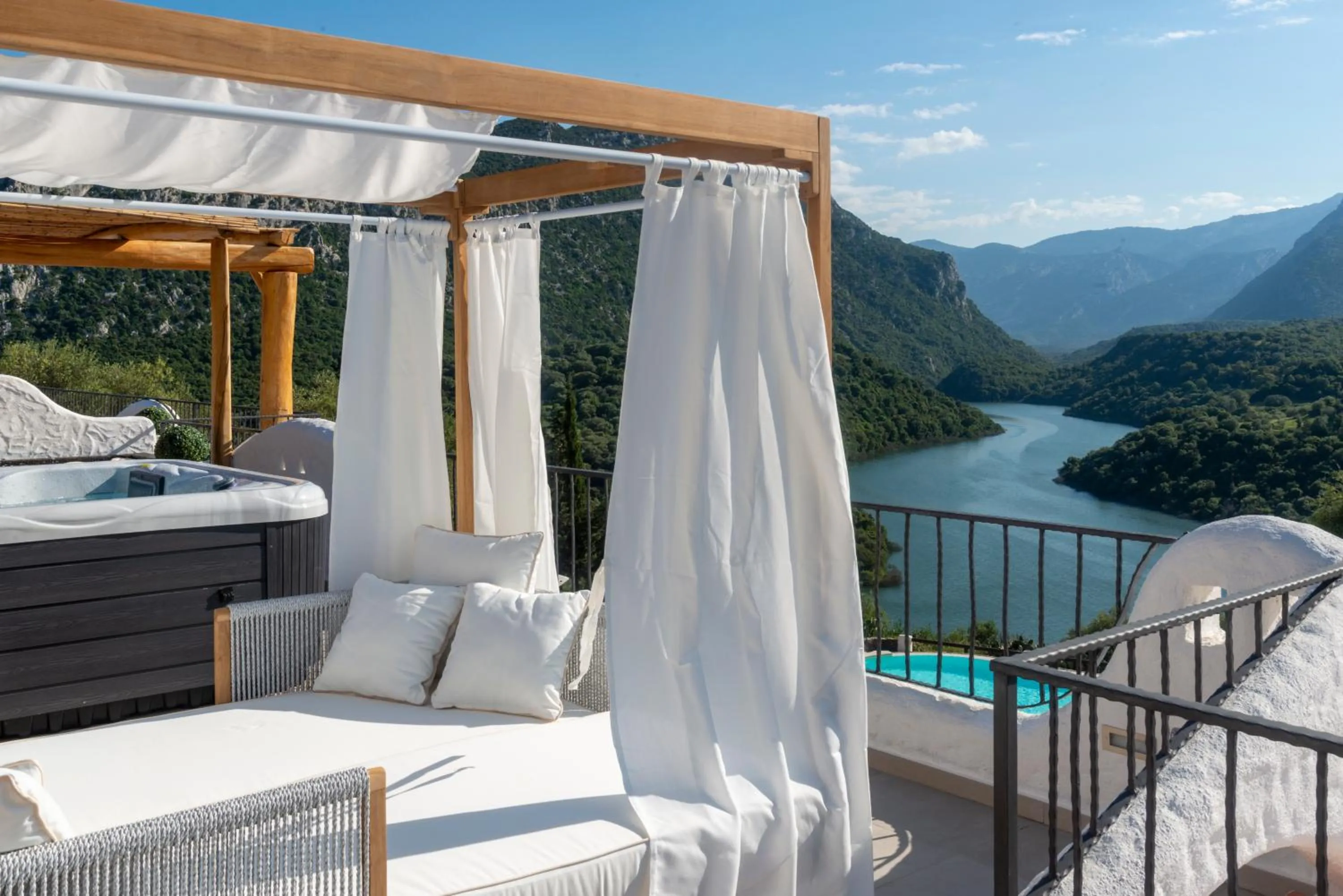 Natural landscape in Hotel Villa Cedrino