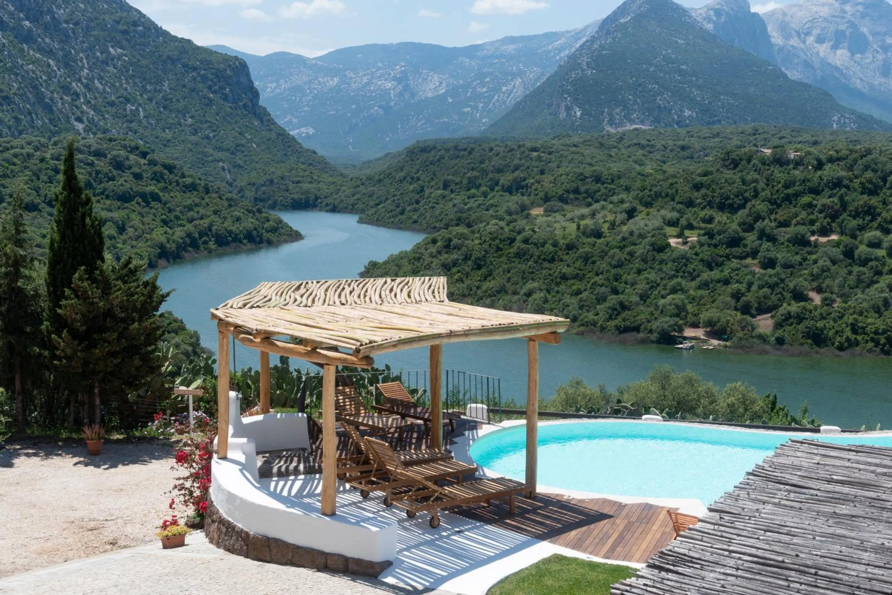 Day in Hotel Villa Cedrino